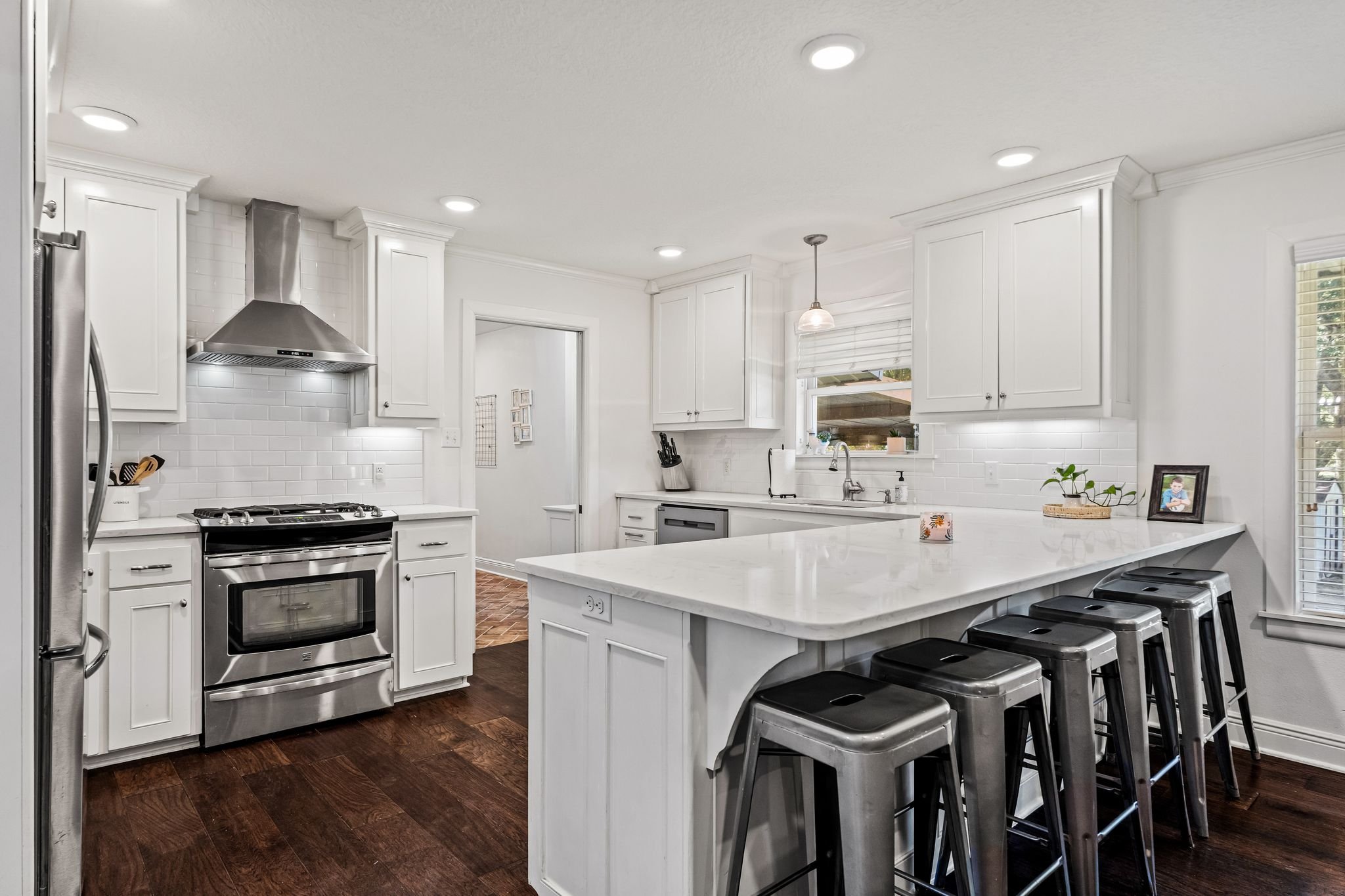 6515_Meadow_Cliff_Dr-24.jpg