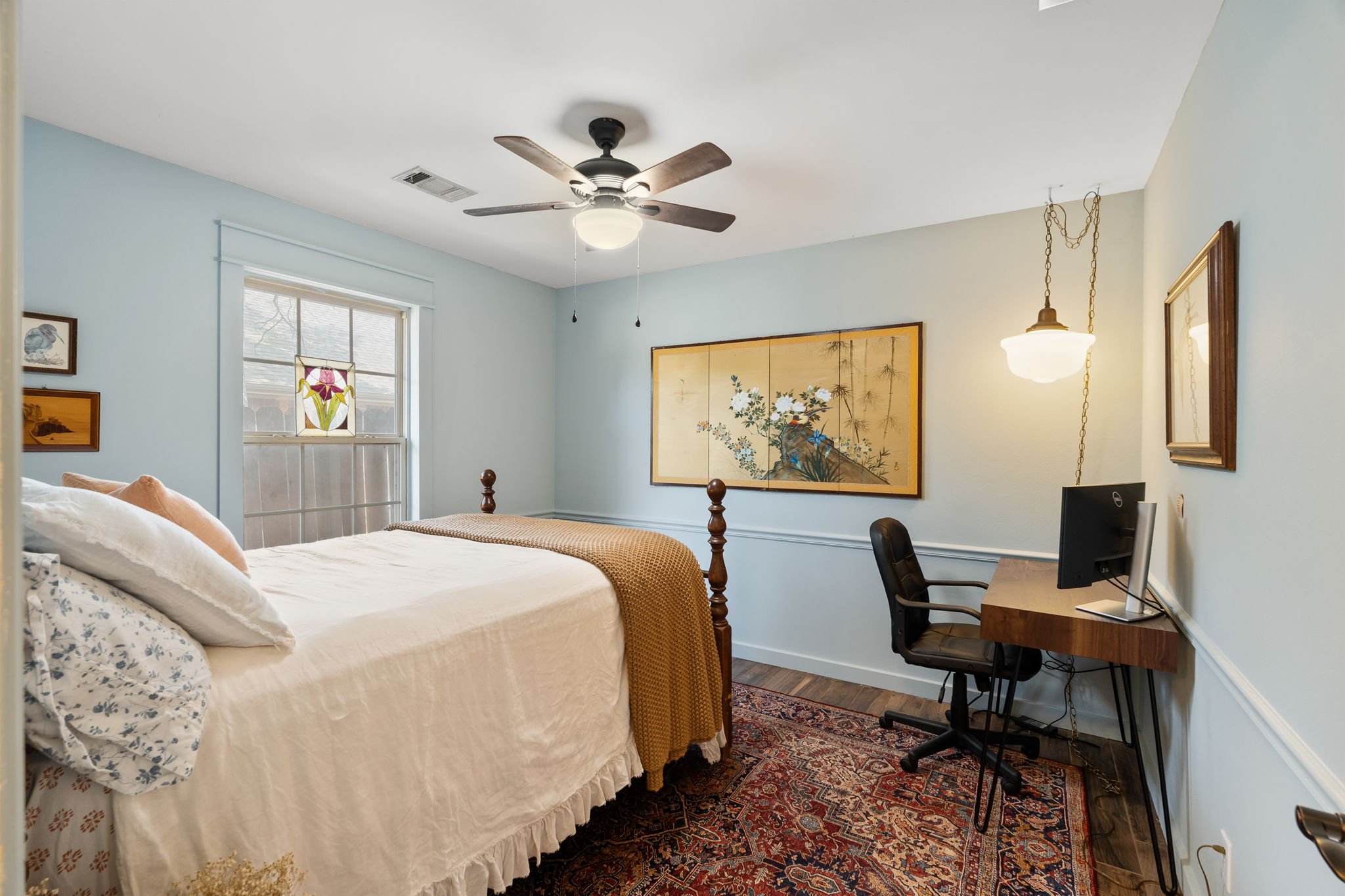 2718_N_Hills_Blvd-9.jpg