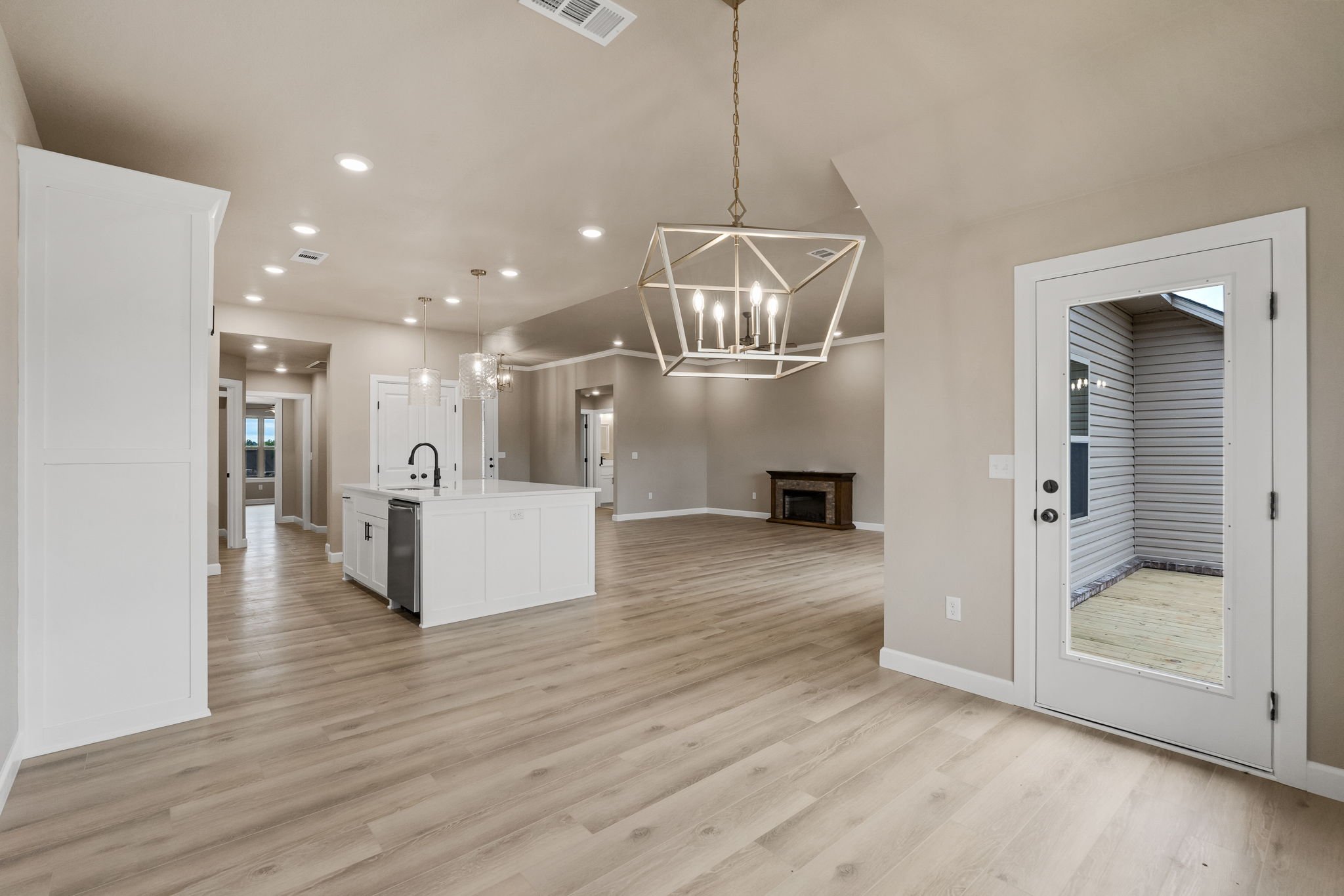 615_Legacy_Blvd-15.jpg