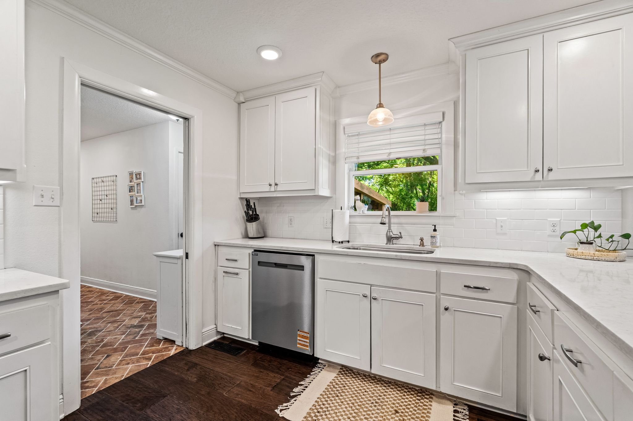 6515_Meadow_Cliff_Dr-26.jpg