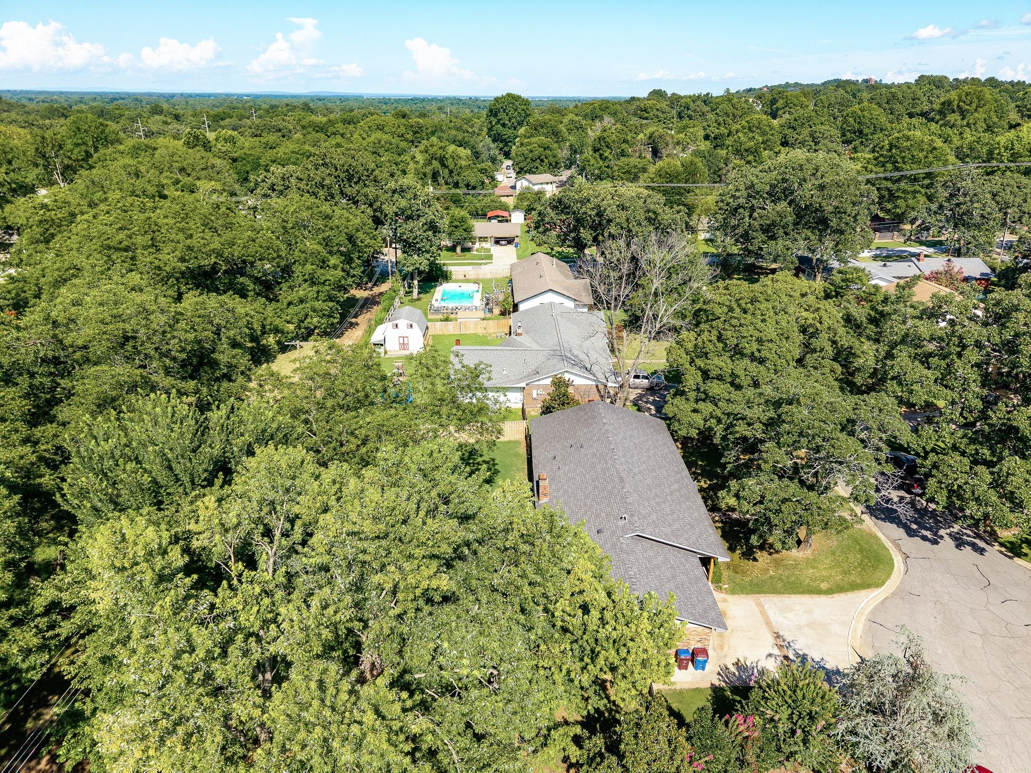 6515_Meadow_Cliff_Dr-38.jpg