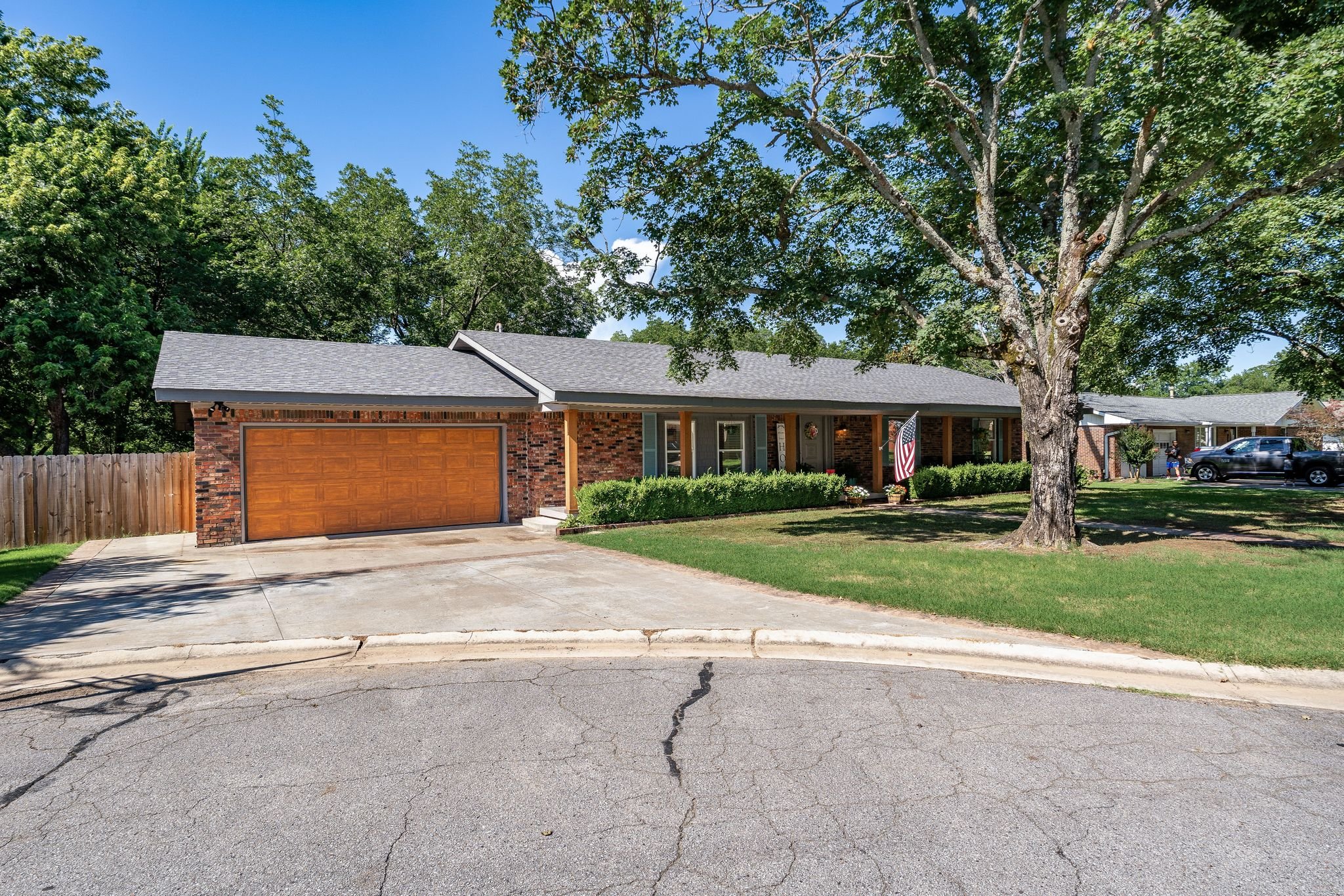 6515_Meadow_Cliff_Dr-4.jpg