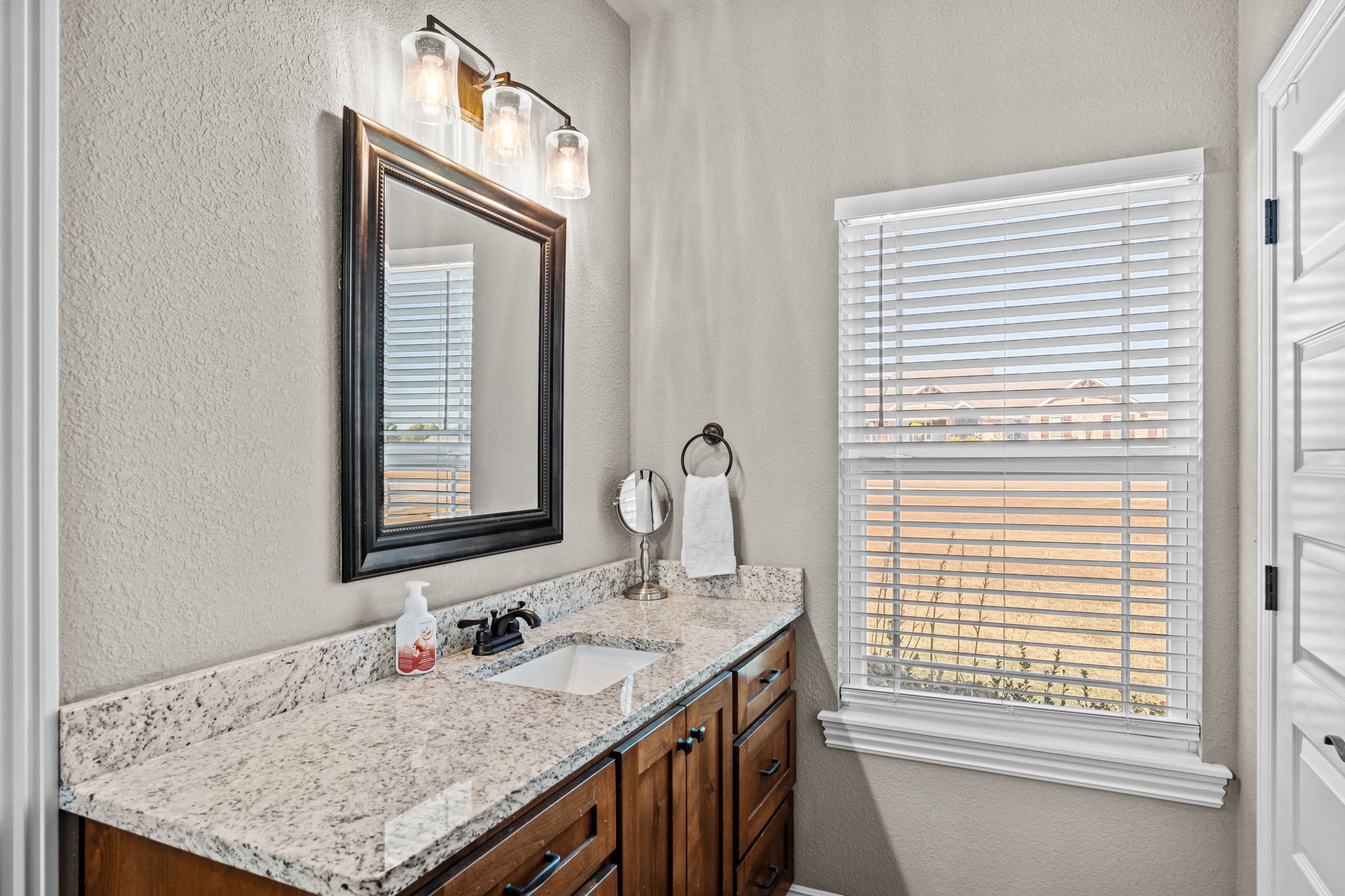 3819_Belmont_Ranch_Rd-7.jpg