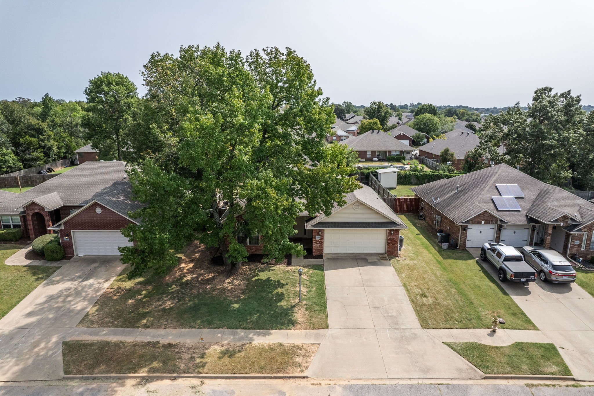 2718_N_Hills_Blvd-42.jpg