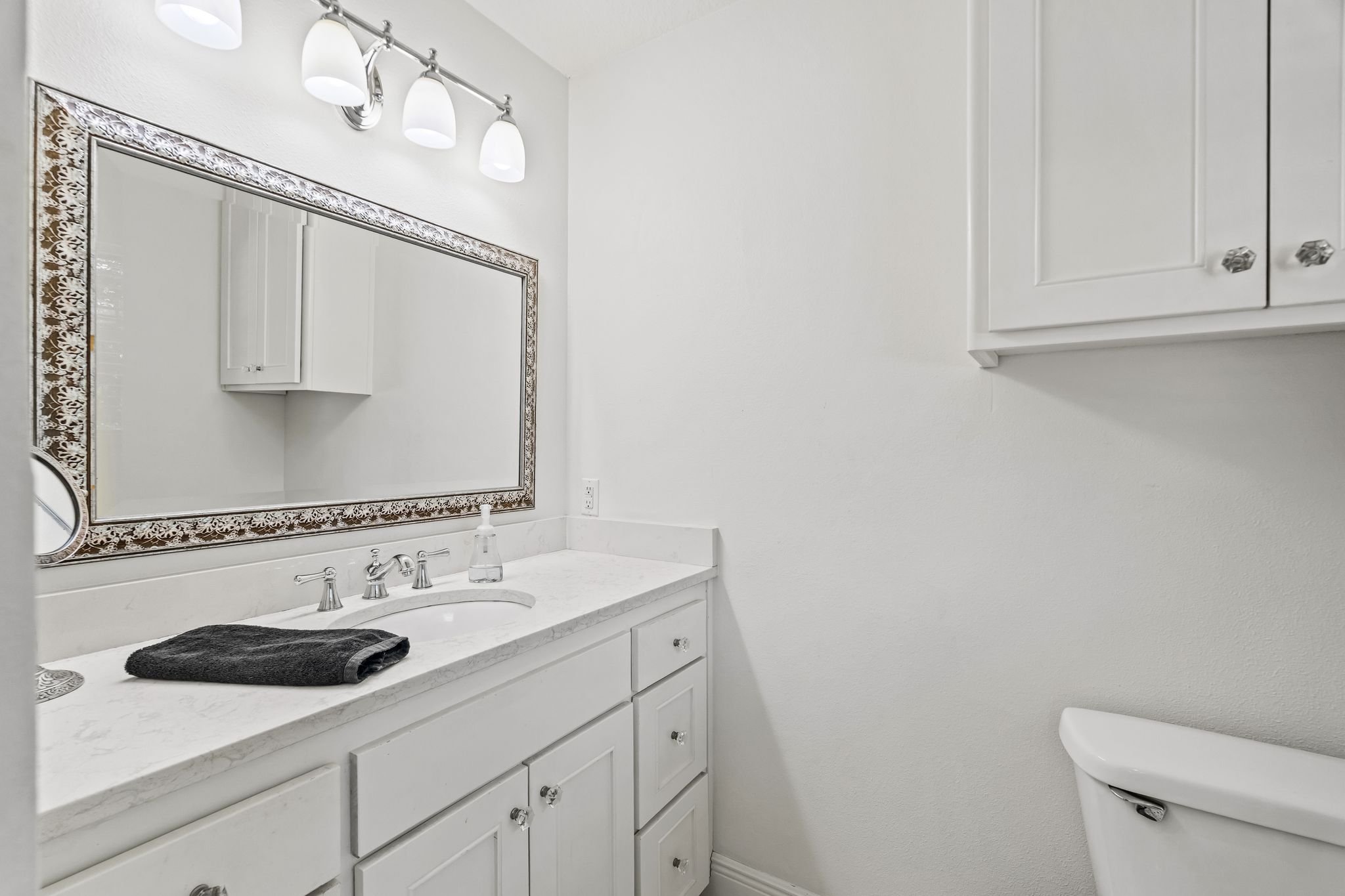 6515_Meadow_Cliff_Dr-14.jpg