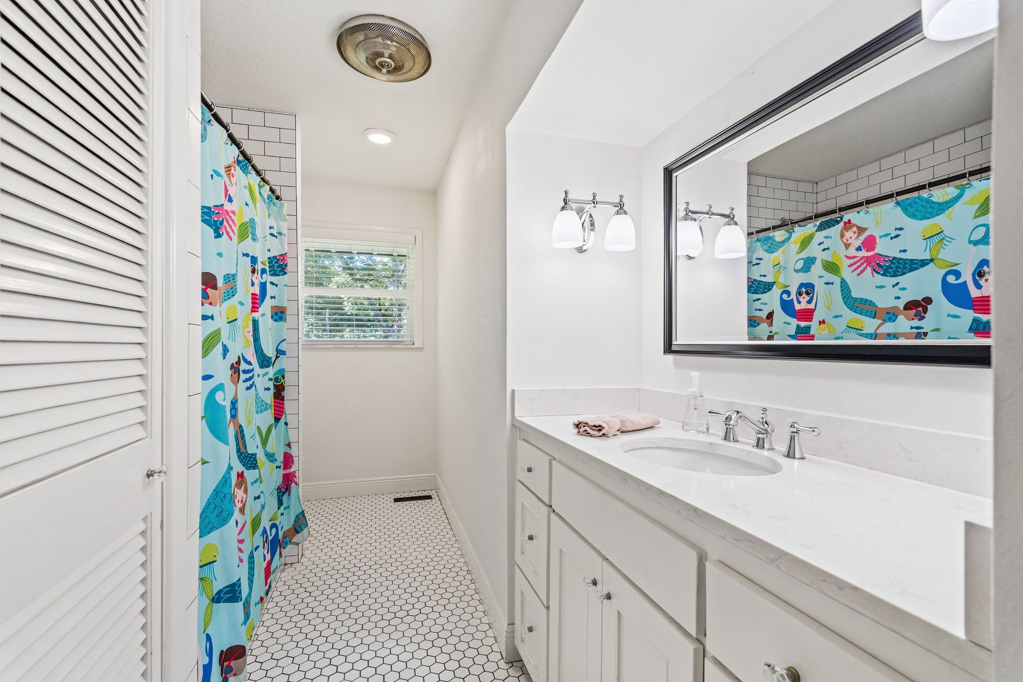 6515_Meadow_Cliff_Dr-10.jpg