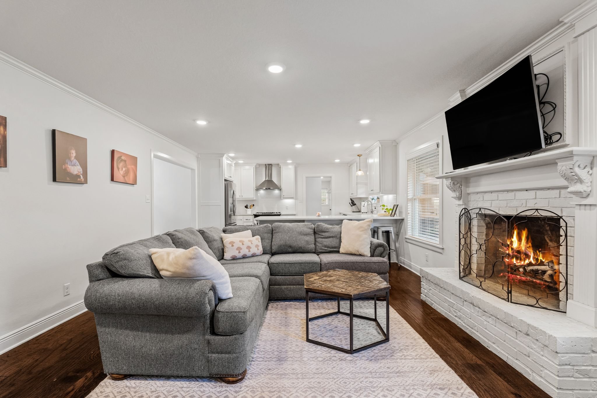 6515_Meadow_Cliff_Dr-19.jpg