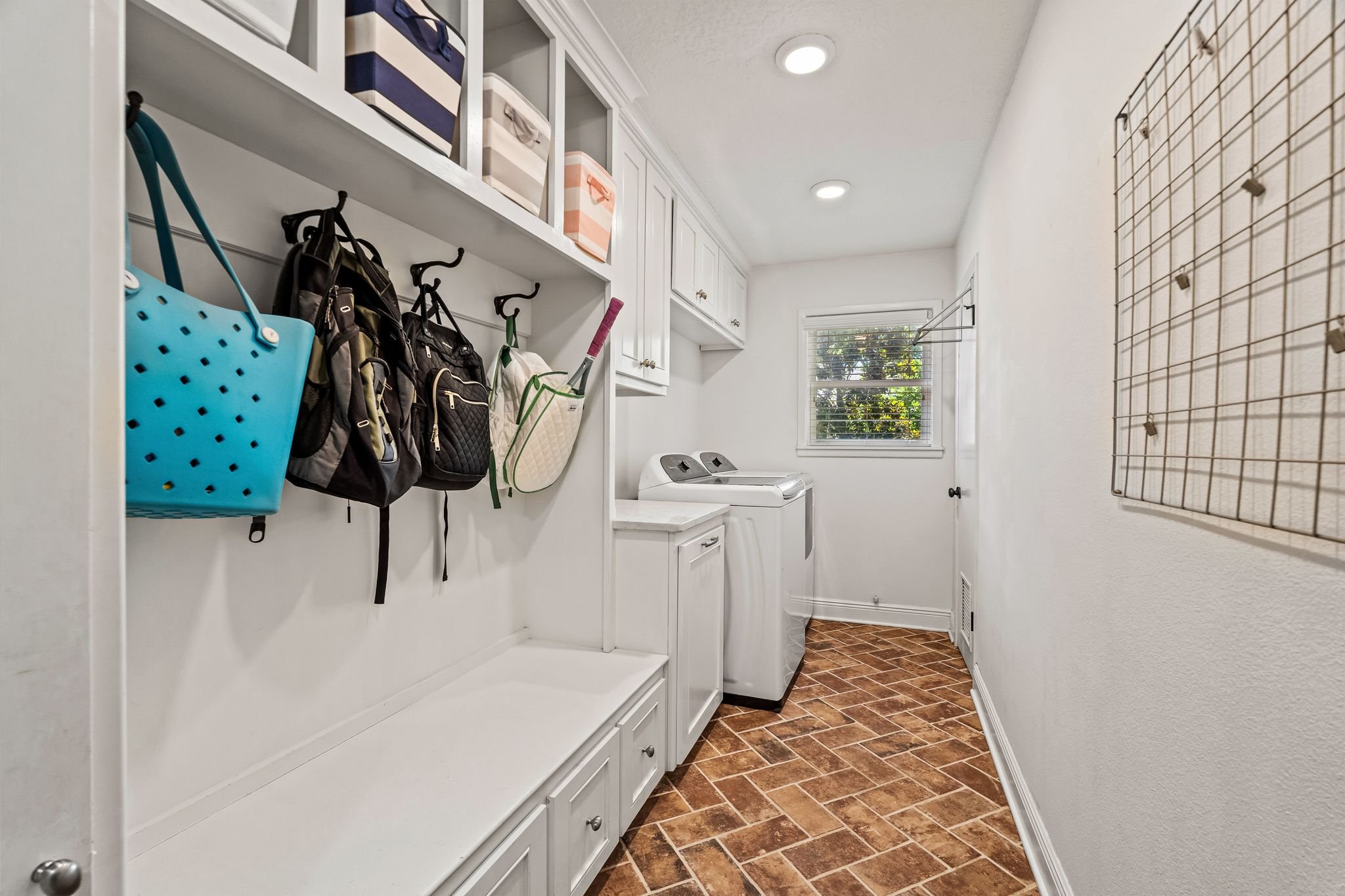 6515_Meadow_Cliff_Dr-28.jpg