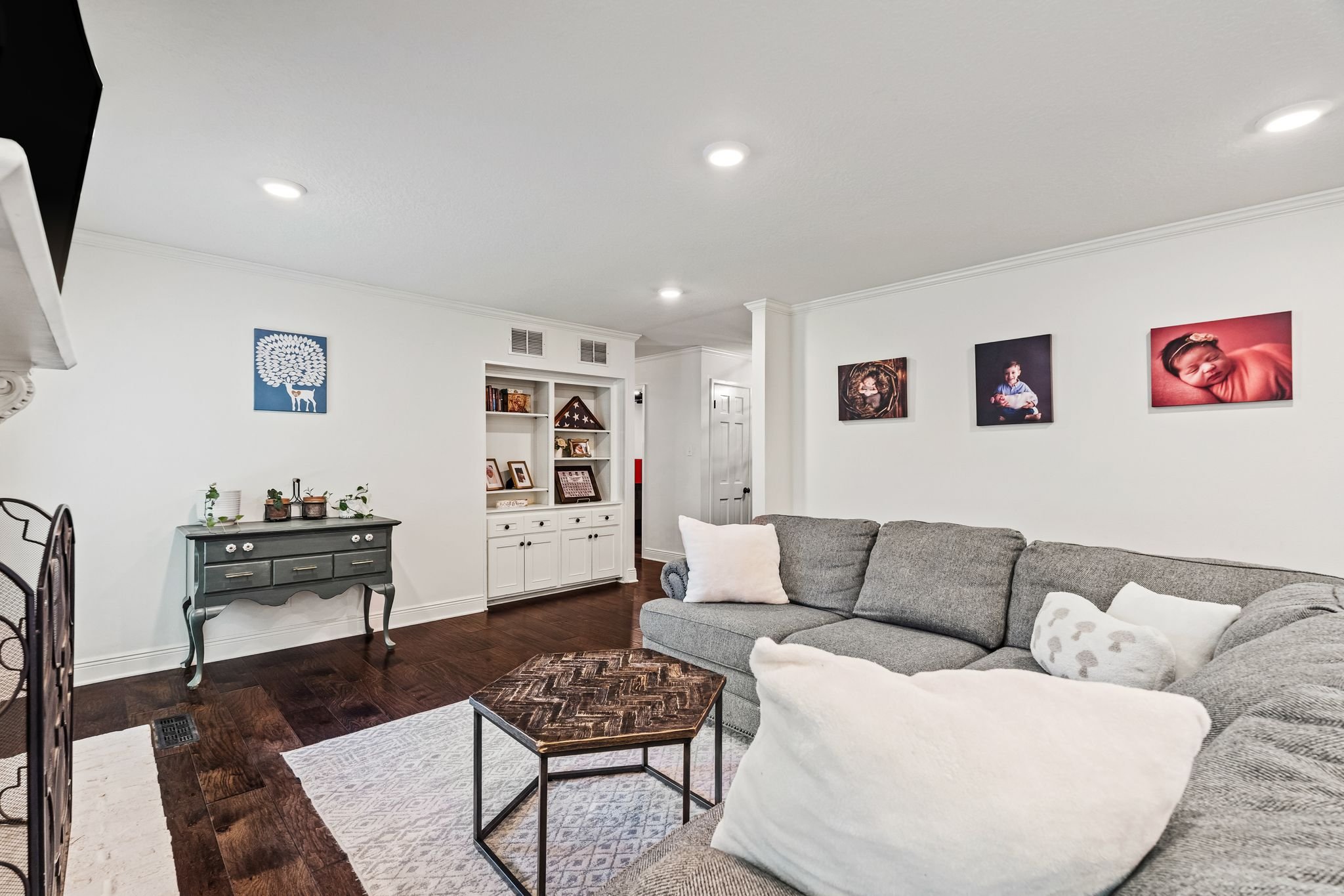 6515_Meadow_Cliff_Dr-22.jpg