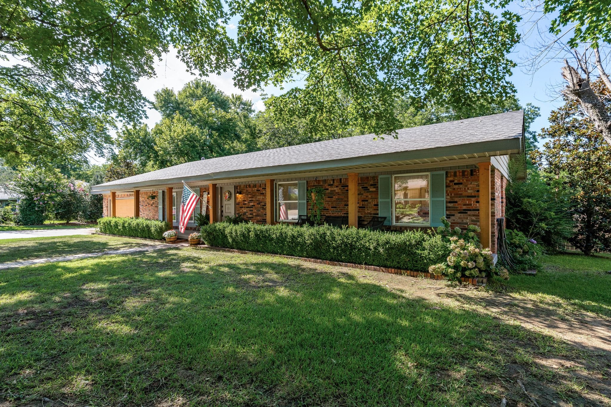 6515_Meadow_Cliff_Dr-3.jpg
