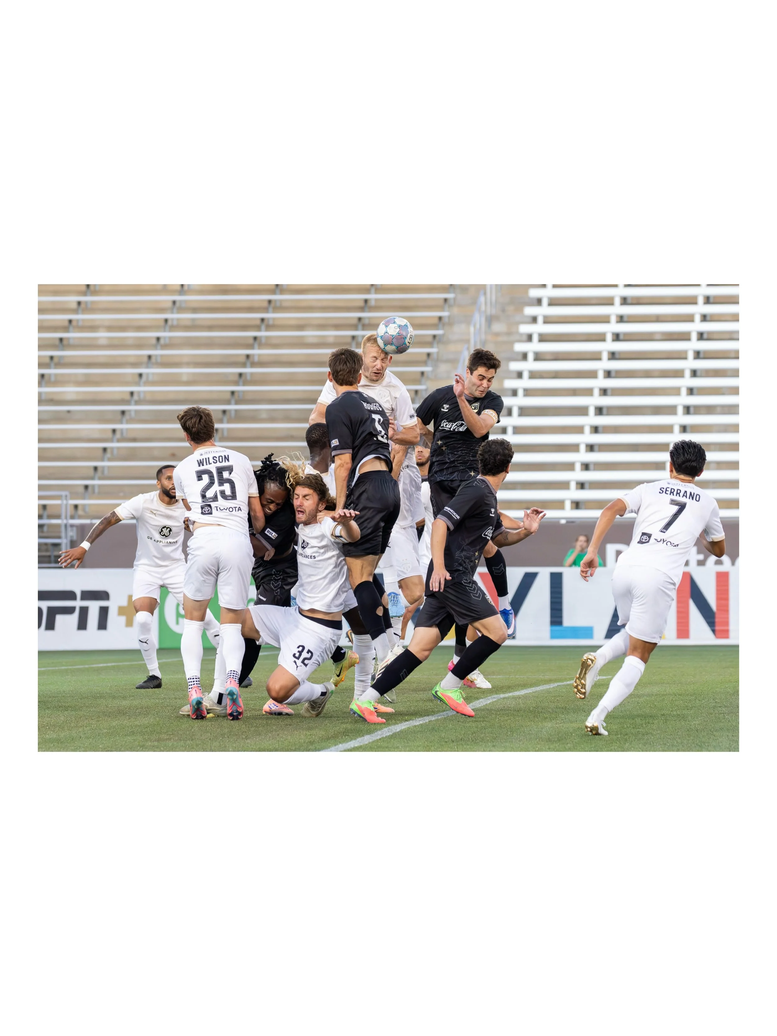 Battle.
.
.
.
.
.
.
.
#uslsoccer #soccer #header #sportsphotography