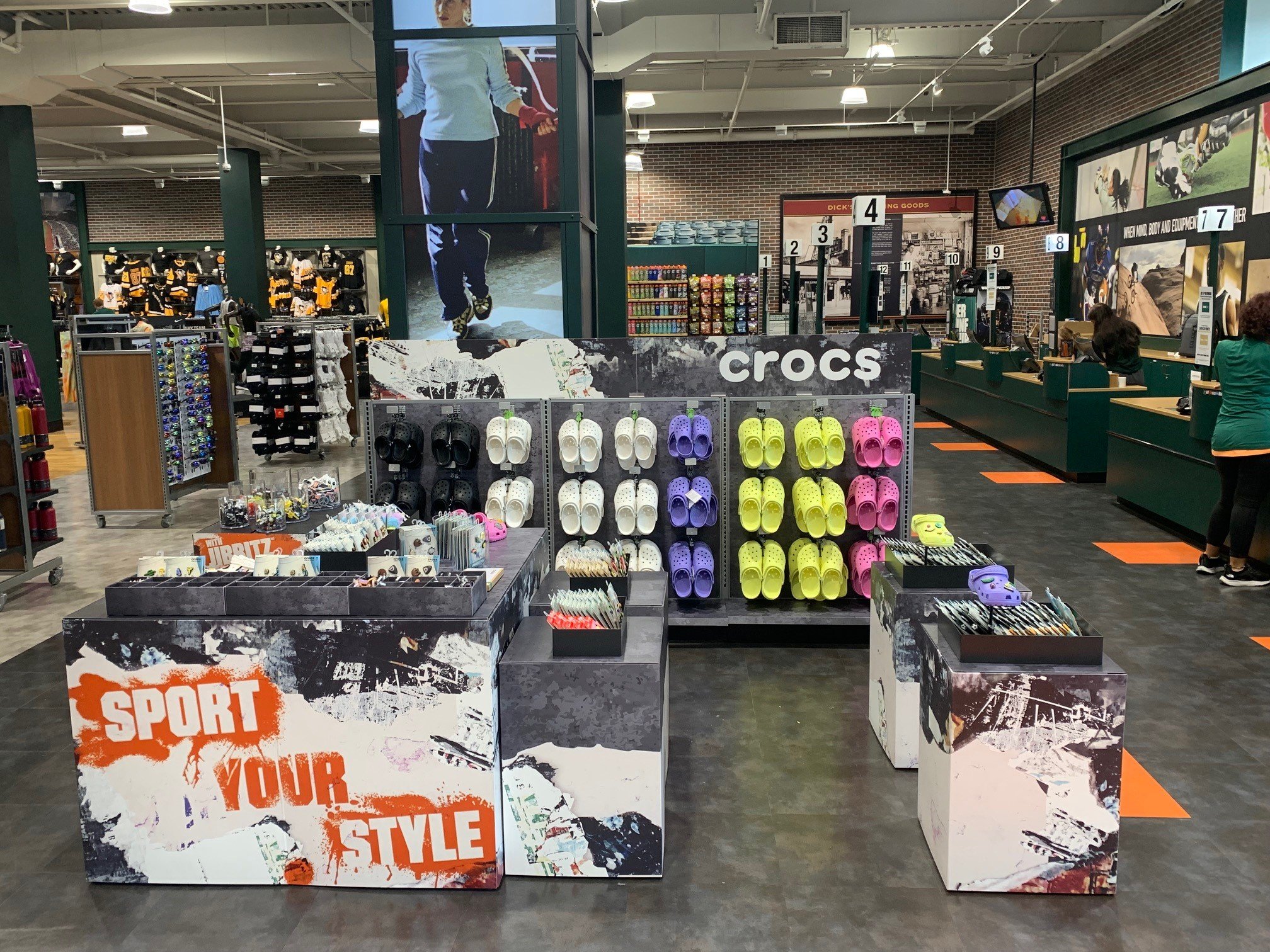 Crocs | Wholesale Projects