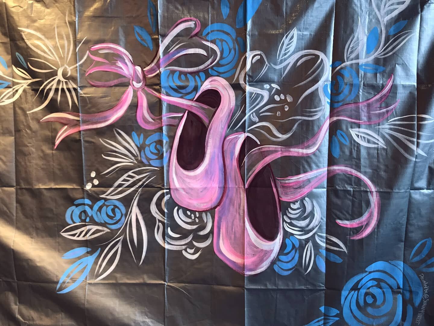 Throwback to this dance-themed mini-mural created last summer for @brio.bodywear 🩰🌸💃 it took about an hour to transform this basic tarp divider into a bright and colourful backdrop!

Murals don't have to be big or complicated to transform a space.