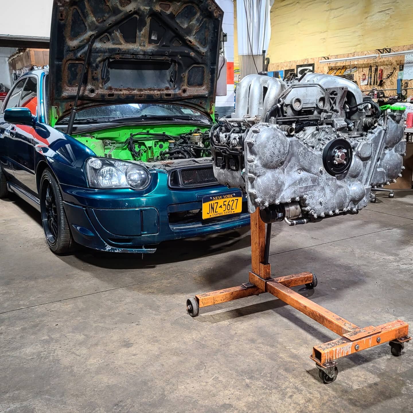 H6 EZ30 swapped Impreza with a refreshed engine going back together. Paired with a 5 speed, running a standalone ECU.
.
.
.
#subaru #impreza #H6 #swap #5mt #standalone #megasquirt #ecu #engine #refresh #ez30 #proudofboxer