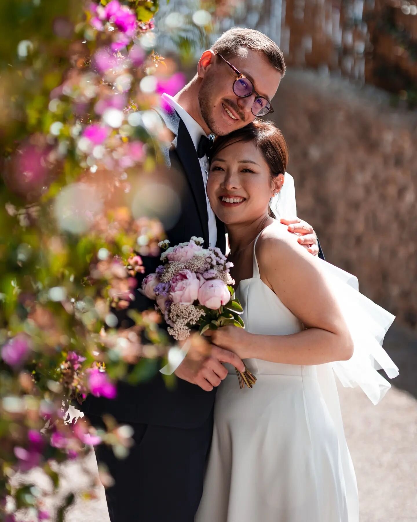 Pivoines et mots d'amour.

La saison des mariages d&eacute;bute bient&ocirc;t !
Il me reste quelques places pour 2024 et l'agenda 2025 est d&eacute;j&agrave; ouvert ! 

N'attendez pas le dernier moment pour r&eacute;server votre photographe les dates