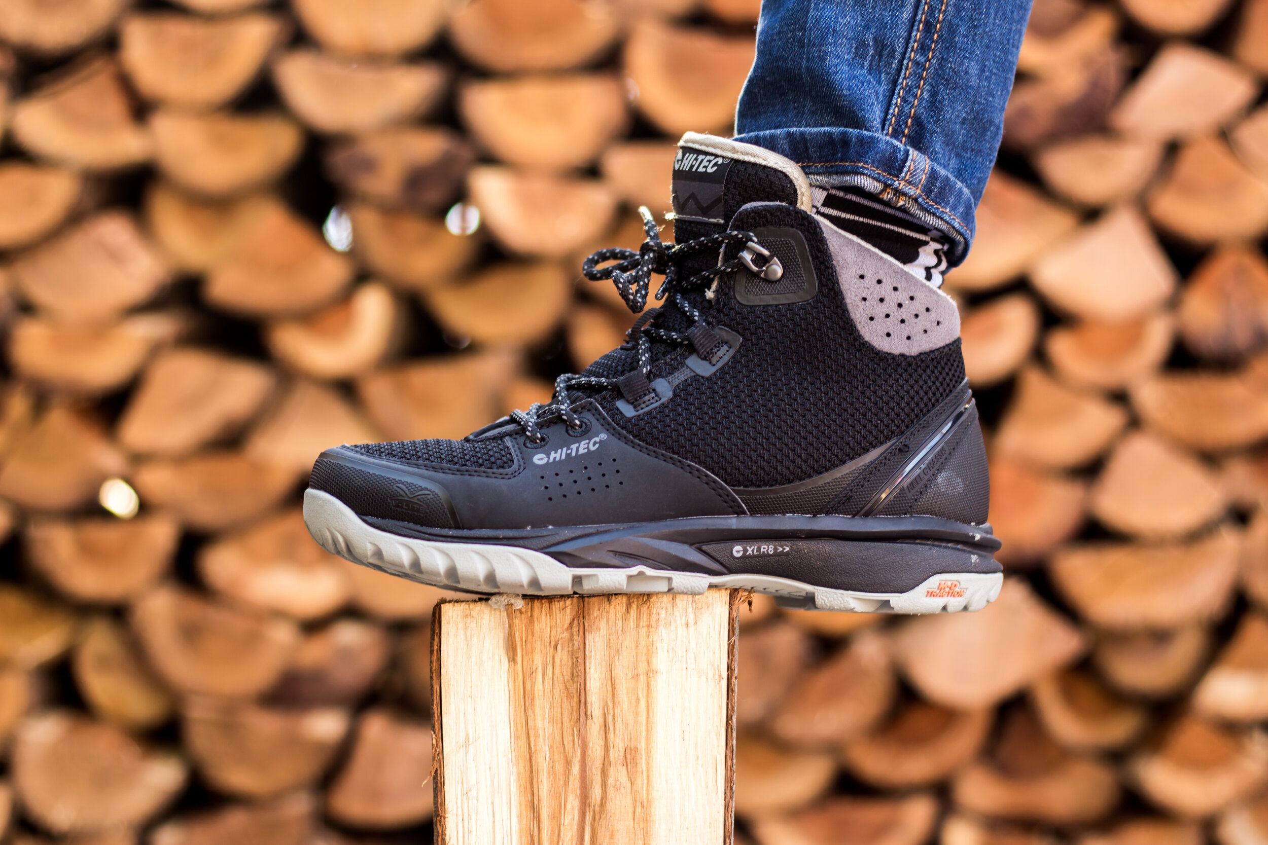 5 Hi Tec - A Couple And A Tripod.jpg