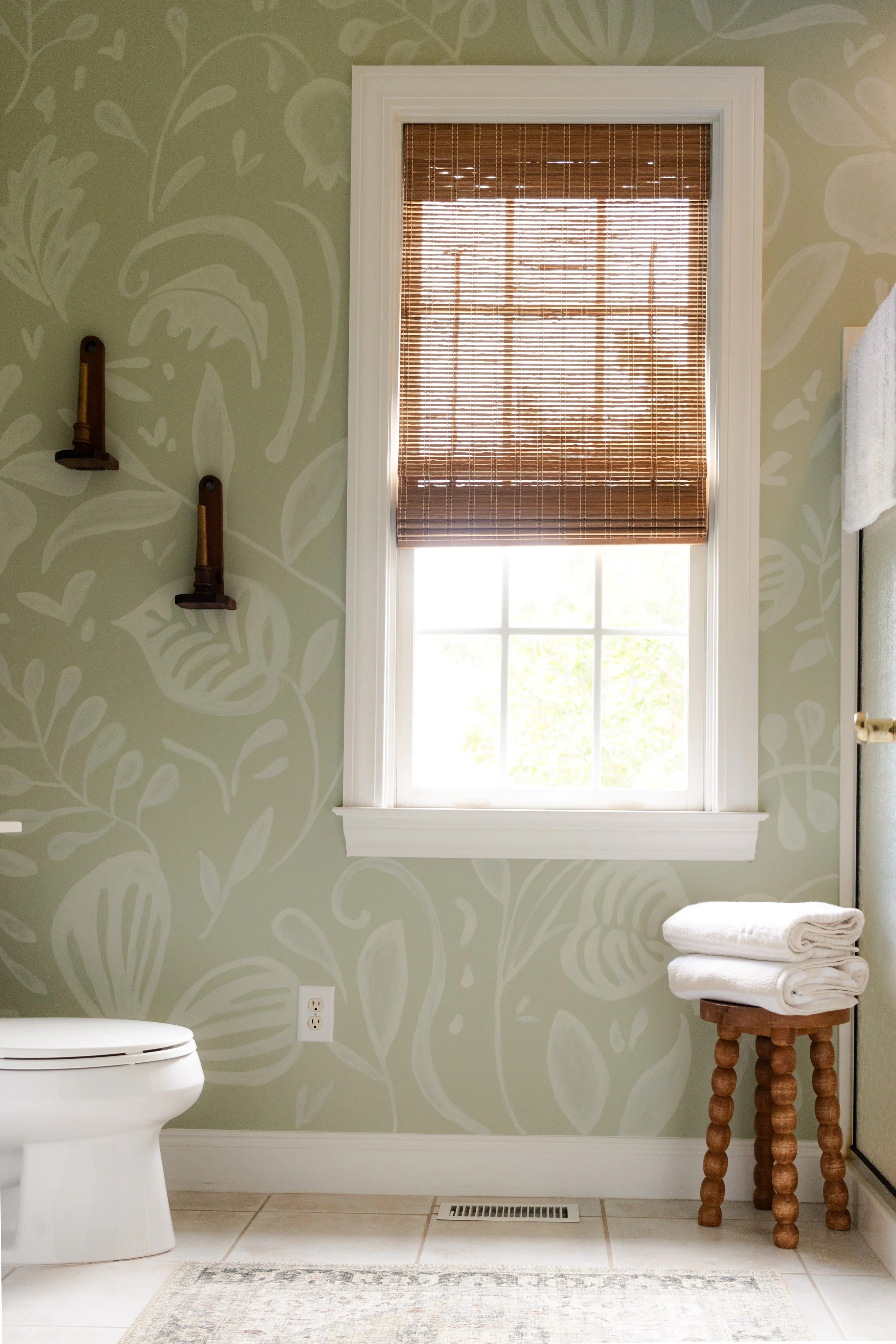moms bathroom-02.jpg