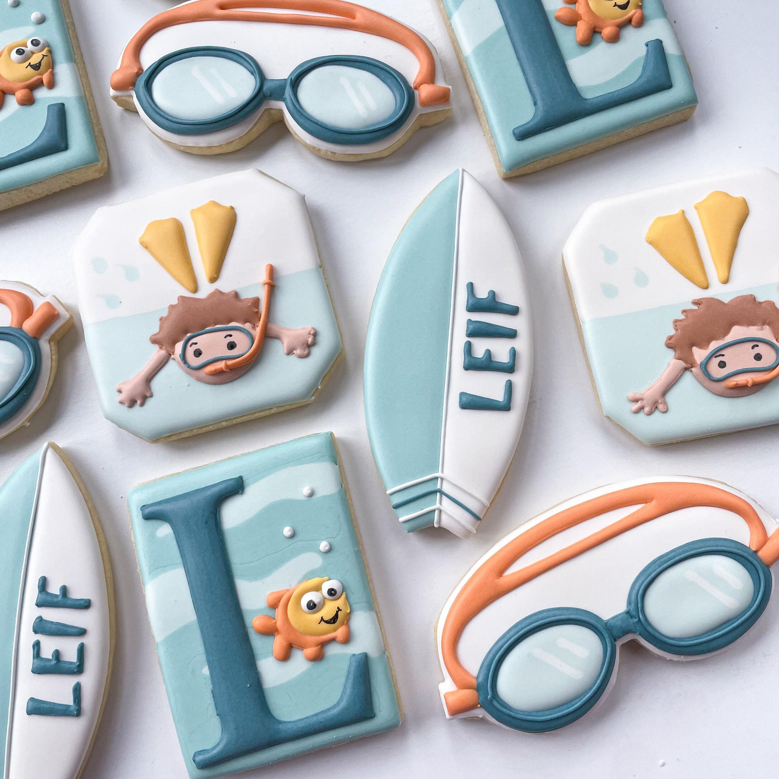 A sunny day in Chicagoland made for perfect (indoor!) pool party weather. 
Thanks as always to party planner extraordinaire @aislekcelebrations 

#swimcookies #customcookies #snorkelcookies #decoratedcookies
