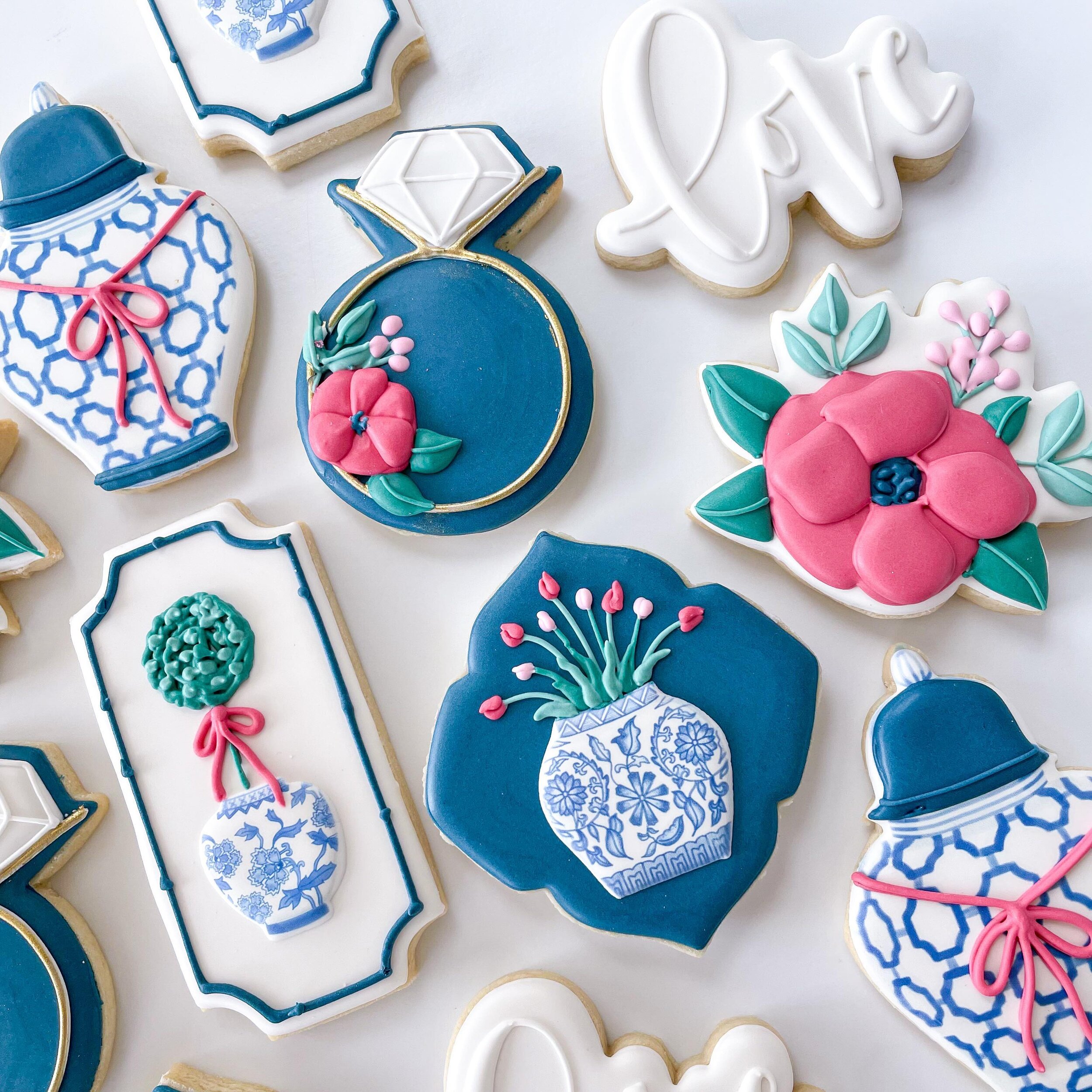 I get attached to every set I make but I think these are really, really my favorites. 🤍

#bridalshowercookies #chinoiseriecookies #cookieart #cookieflowers