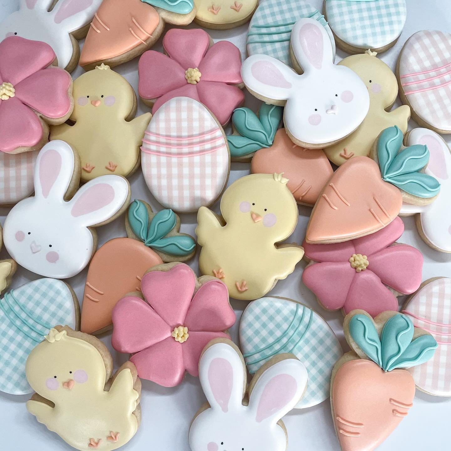 Happy Easter! 

#eastercookies #minicookies