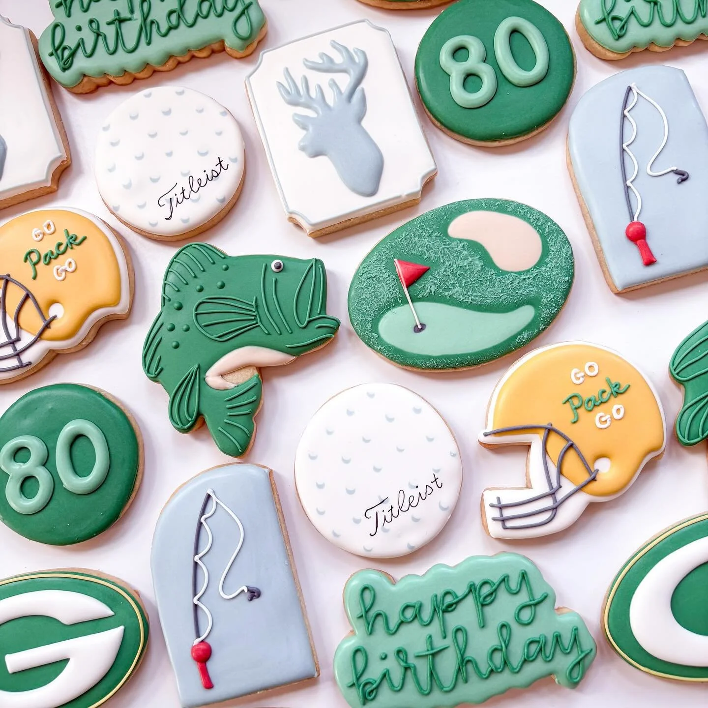 Always love creating a favorite things set for a special birthday 💚

#birthdaycookies #fishingcookies #packerscookies