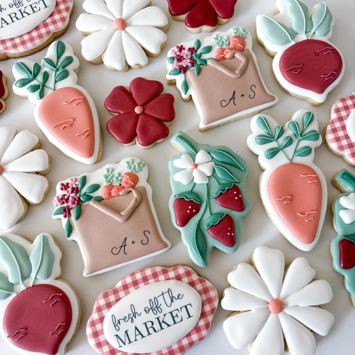 She&rsquo;s fresh off the market! 

#weddingshowercookies #freshoffthemarketcookies #engagementcookies #royalicing