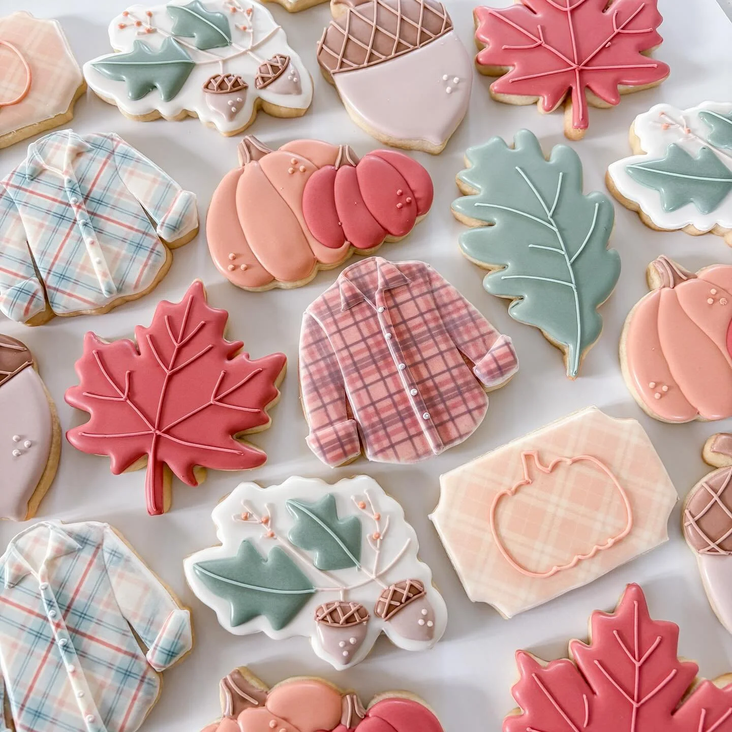 “Fall into Plaid” party, featuring the little flannel shirt cookie you didn’t know you needed πππ