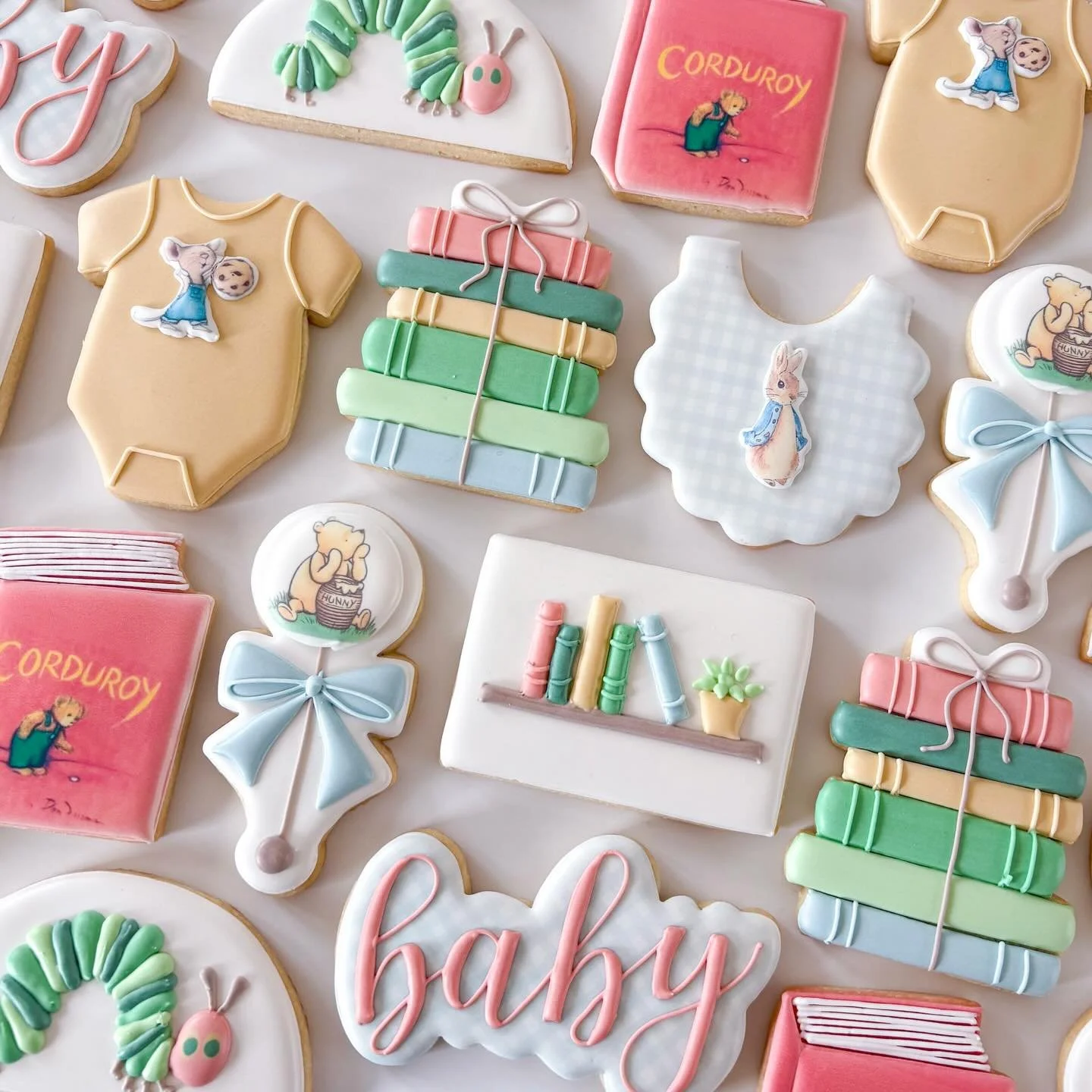 A dreamy book-themed baby shower set on a surprisingly snowy morning 

#bookcookies #babyshowercookies