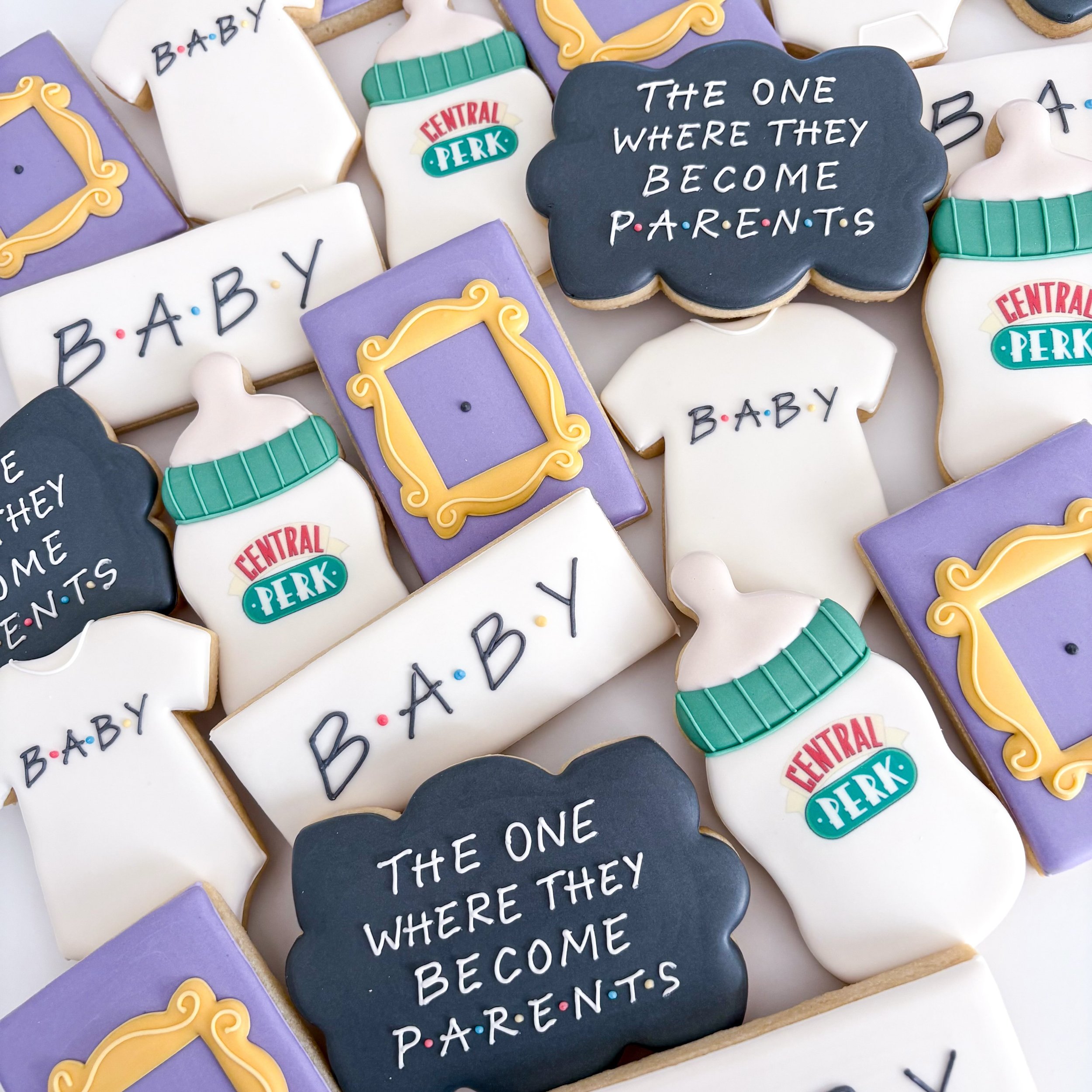Somehow, in all my years of cookie-ing I&rsquo;ve never had a Friends order until now. Loved working in this set!

#friendscookies #babyshowercokies