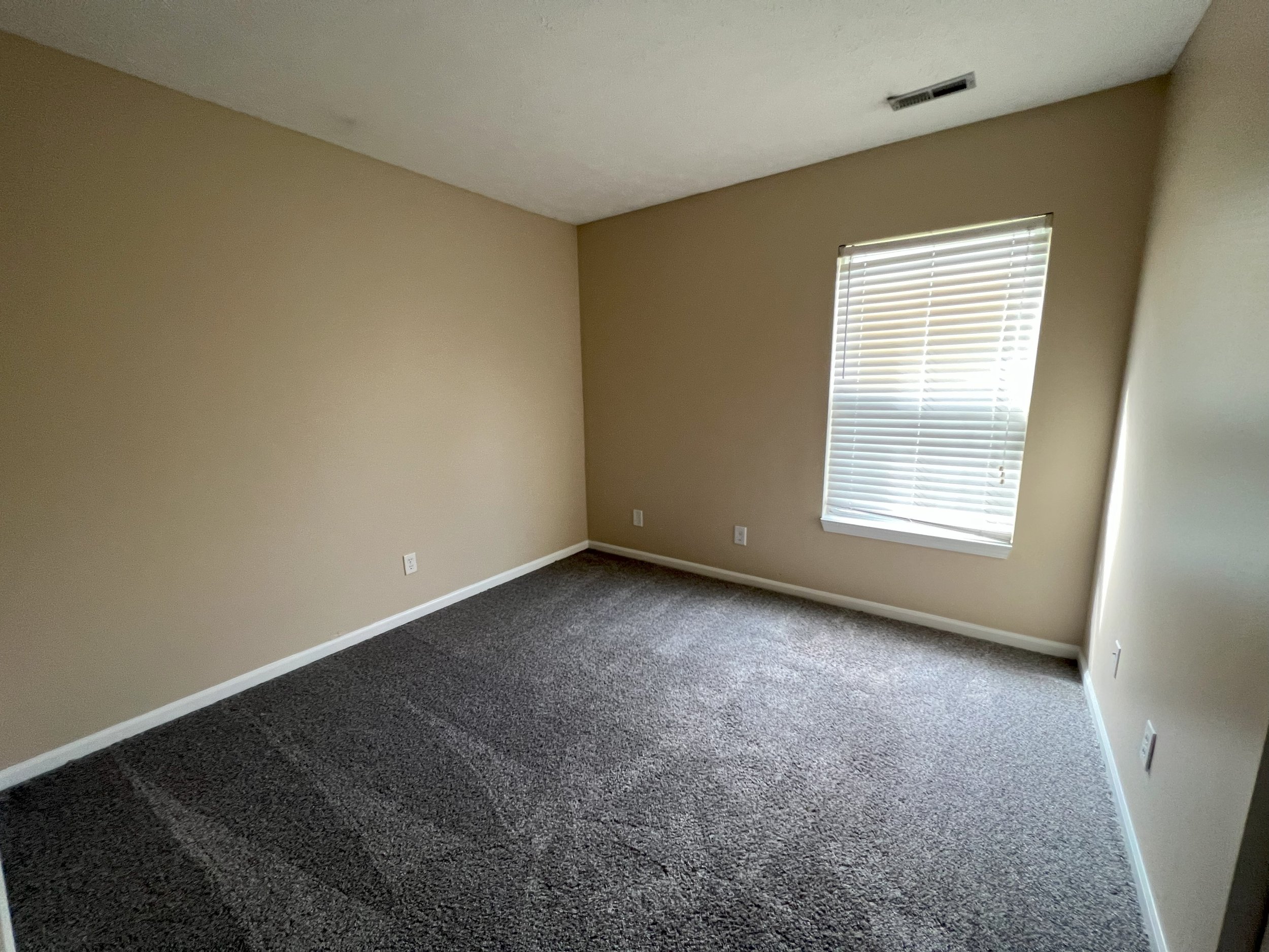 bed1.jpg