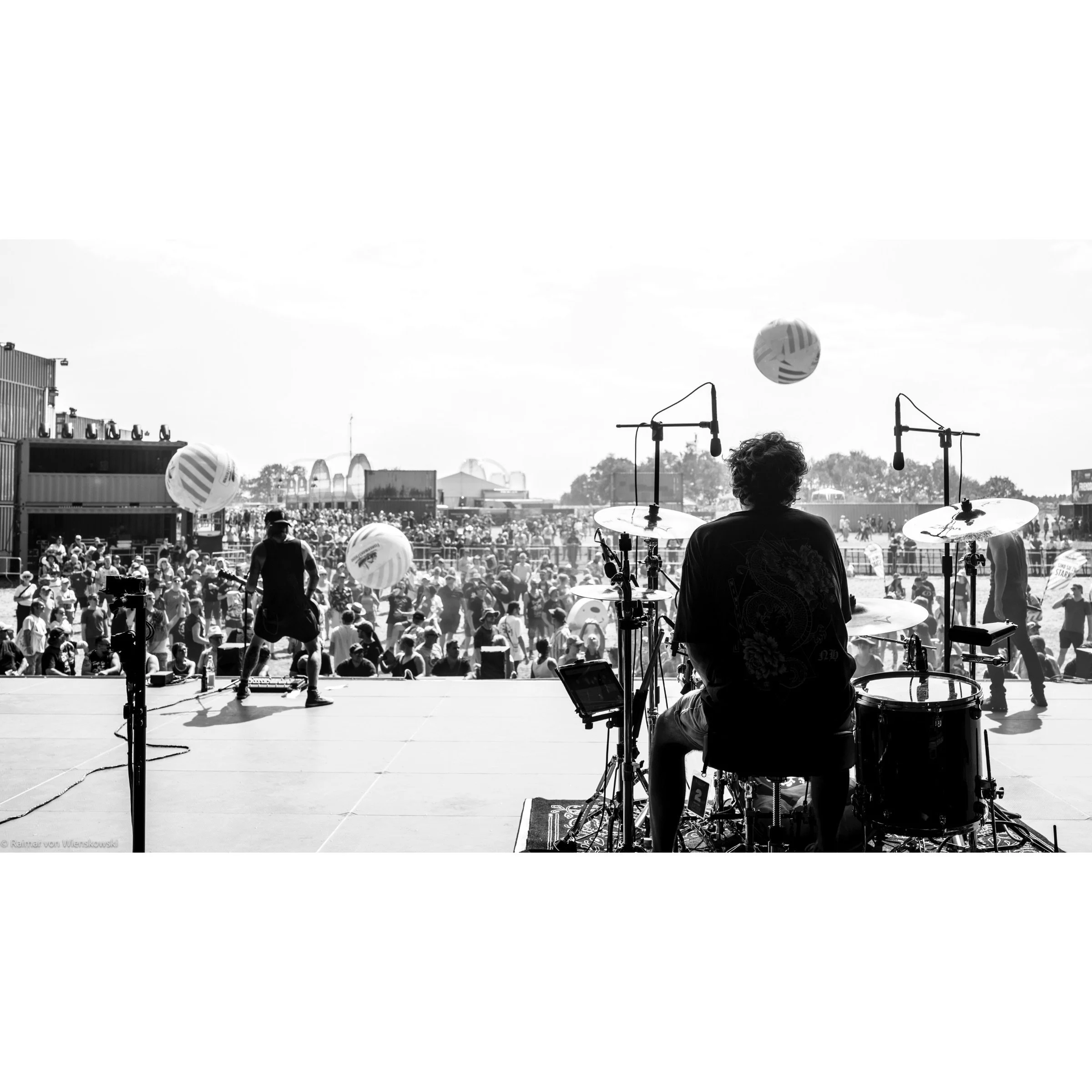 Gebt nicht auf, wenn euch jemand einreden will, was f&uuml;r euren Lebensweg m&ouml;glich ist oder nicht. Haltet an euren Tr&auml;umen fest. 

📸(1+4) @magephoto 

&mdash;&mdash;&mdash;&mdash;

@vaterdrumsticks @gewadrums