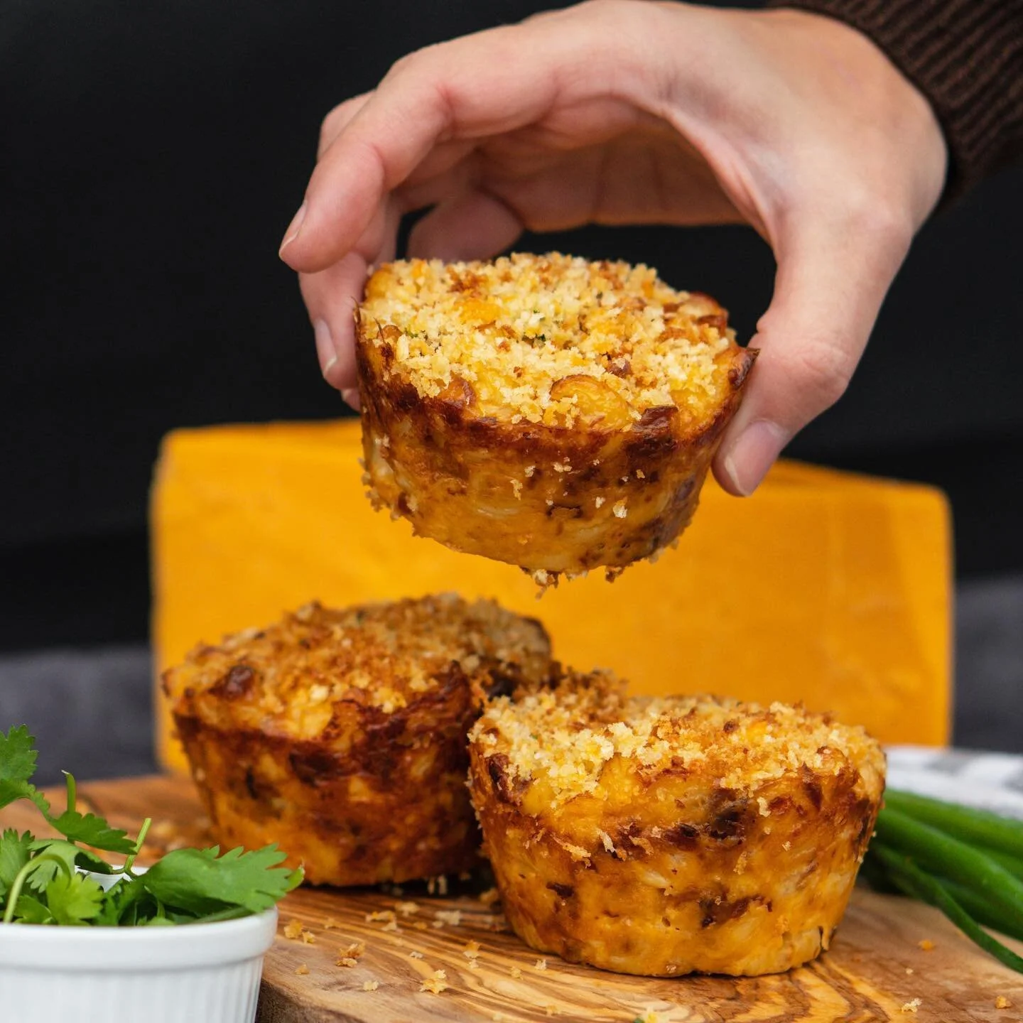 Loaded Mac &amp; Cheese Muffins! Bacon, onions, seasoned bread crumbs.  One  of our personal favorite sides.
.⁣
.⁣
.⁣
.⁣
.⁣
#furloughbrothers #tworealmeatheads #dallastexas #instadallas #dallastx #dallaseats #photooftheday #foodies #yummy #foodgasm #