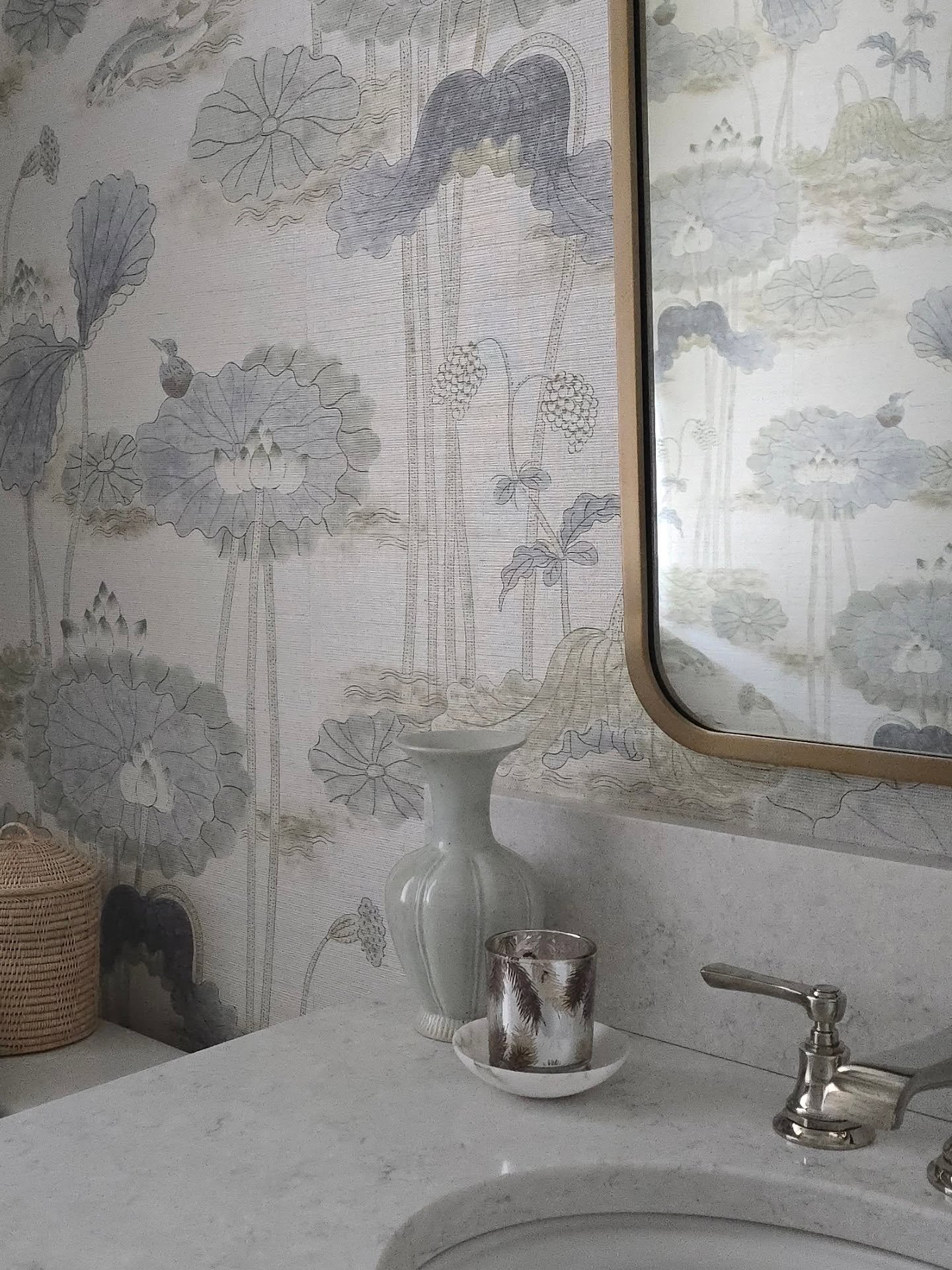 DEC/JAN snapshots. Back at the office/shop this week after a two-week break. Unplugging was a great refresher, and I'm excited to get back into the swing of things!
Entering the new year with gratitude for clients who trust me, new projects, and oppo