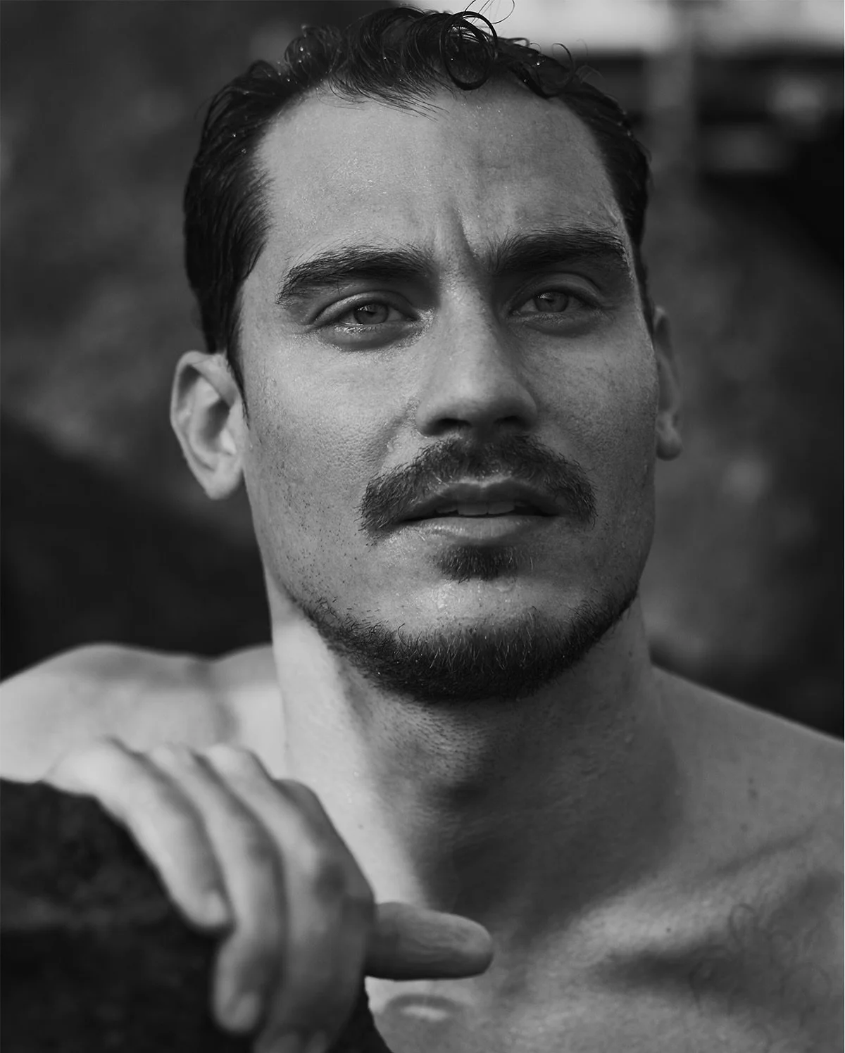 Throwback to a  Sicilian sunset a few weeks ago, where I got to reconnect with the incredibly talented actor @_stefanogianino_  Stefano Gianino. We first crossed paths back in 2019 in NYC when he was into his acting studies. Fast forward to now, and 