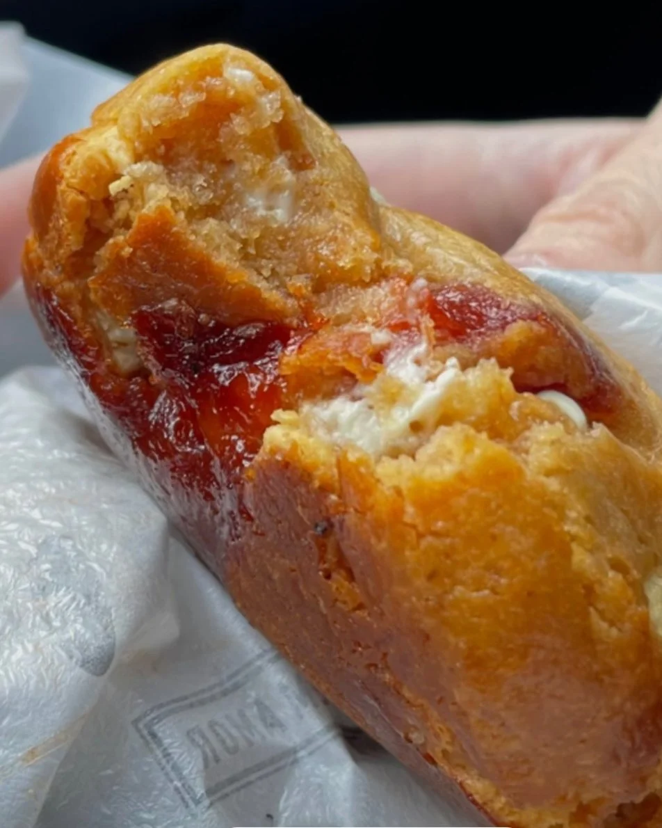 Quando os clientes fazem fotos lindas das coisas que a gente produz d&aacute; um orgulho extra, sabe?

@maritondolo postou essa outro dia e me deixou com lombriga, tive que ir correndo na cozinha pegar um pra mim, hahaha.

Cookie de goiabada, amor et