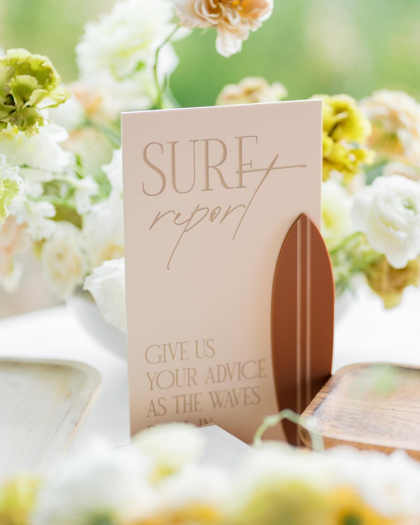 Love a guest book with a unique twist! D+A fused their love of surfing with their guest book, making for a fun signage moment! 🌊🏄

Photo: @mc_weddings 
Planner: @amorology 

#weddings #weddingphotographer #weddingplanner #luxurywedding #weddingstat
