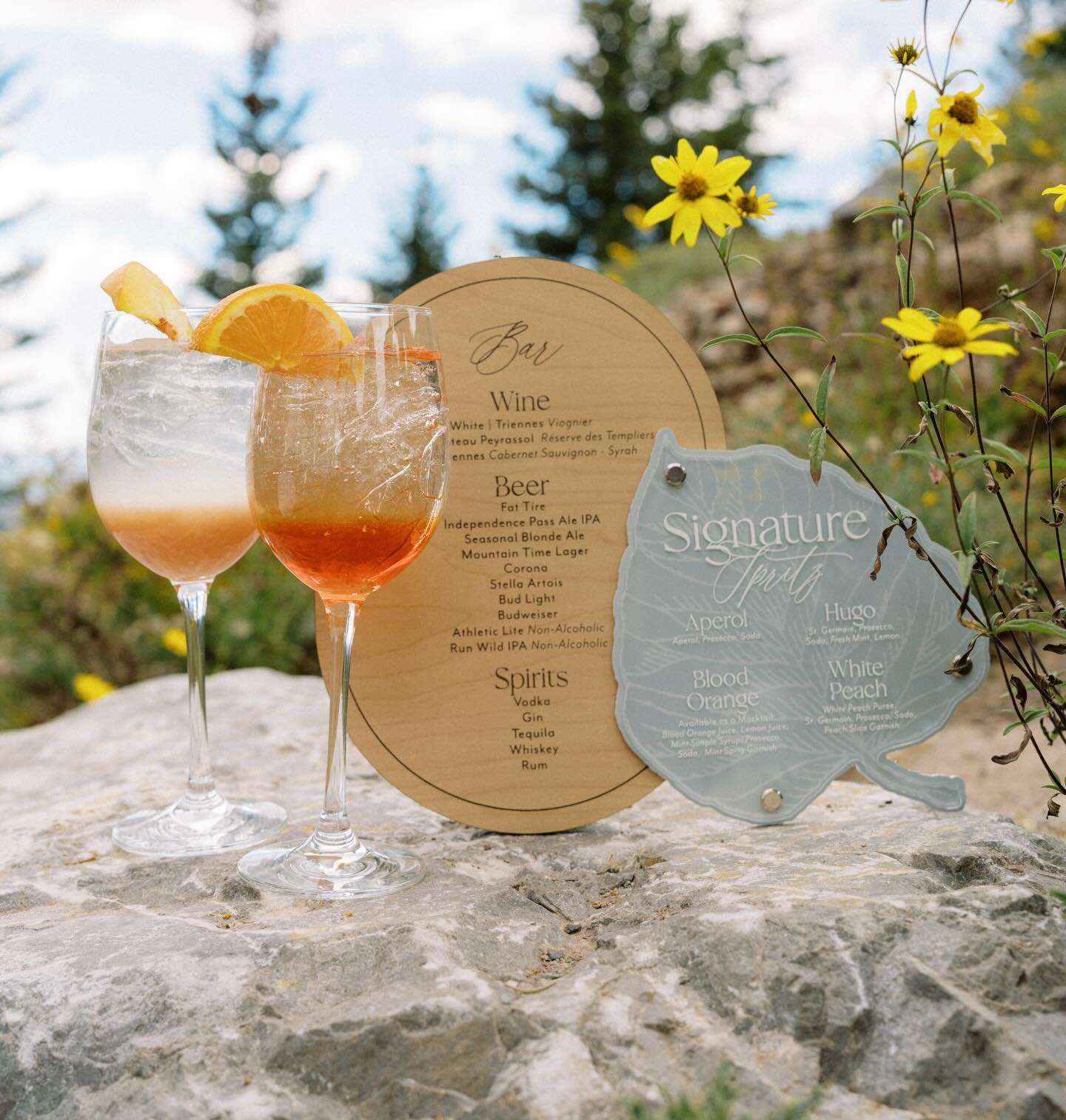Can&rsquo;t go too terribly long without a bar sign post! You know they are my favorite to design! 

Photo: @ianvsantiago 
Planner: @milkglassproductions 

Luxury wedding design, Aspen  Colorado wedding, wedding stationery invitations, bar sign