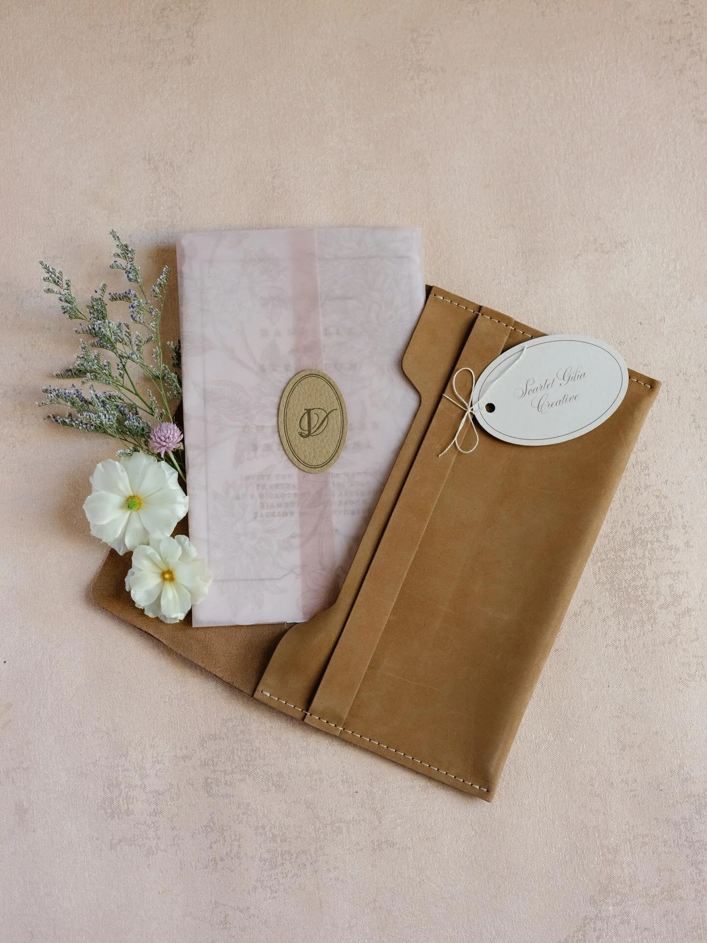 Leather envelopes - that&rsquo;s all that needs to be said! 

Photo: @spostophoto @invitationstylingco 

Luxury wedding design, Jackson hole wedding, wedding stationery invitations, diamond cross ranch
