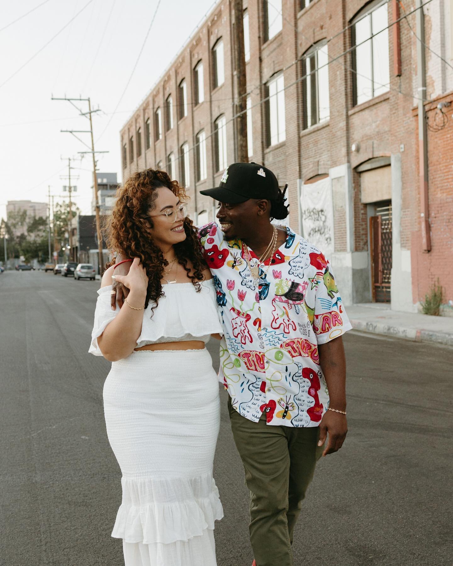 These 2 get married next month and my excitement for this is at 💯

#junebugweddings  #engagementsession #engaged #engagement #firstandlasts #artdistrictdtla #dtla #lookslikefilmweddings #engagementphotos #everydayIBT #shesaidyes💍 #shesaidyes #Offbe