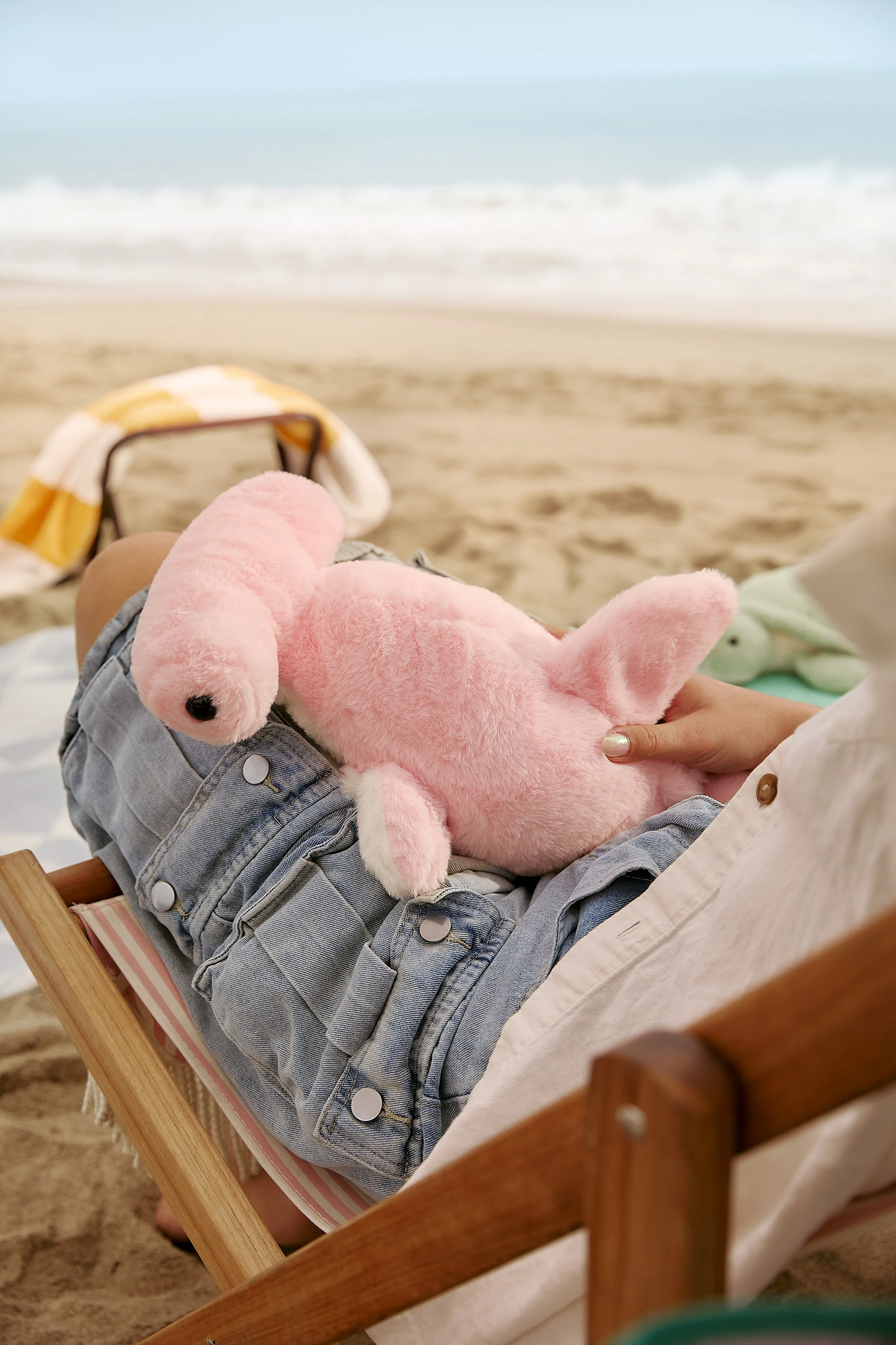 260622HUGZ_Beach Shoot_0137.jpg