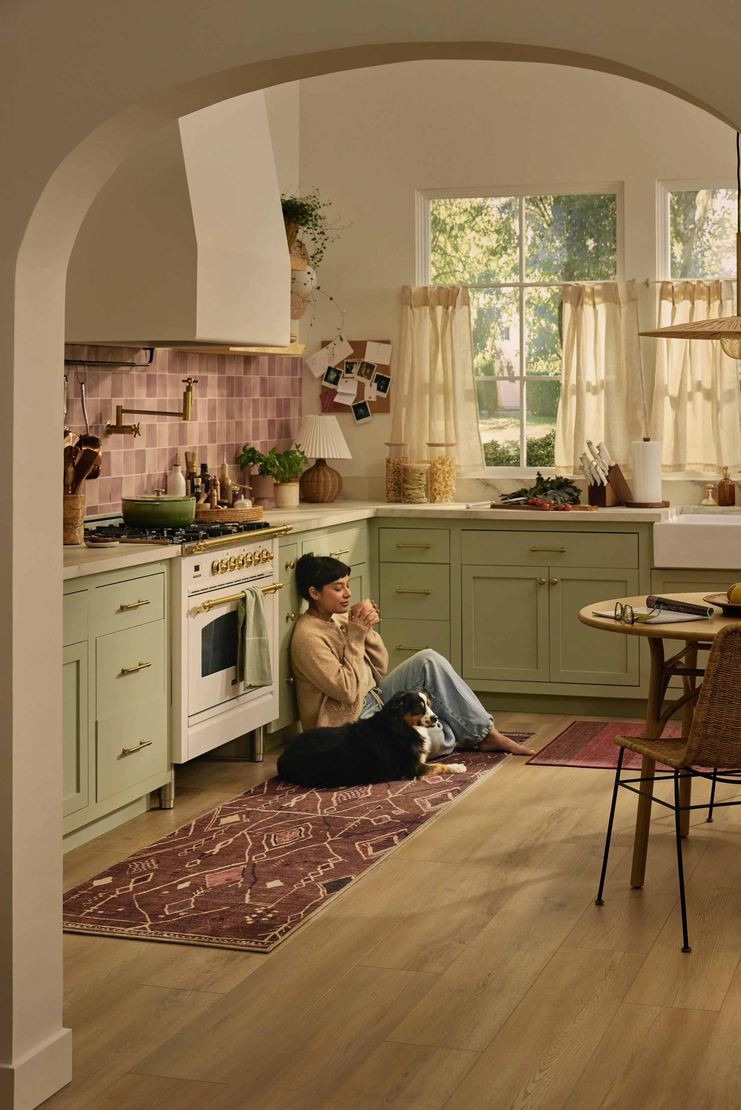 251209BOHO_1751_KIT WOMAN & DOG_WK_V3 2.JPG