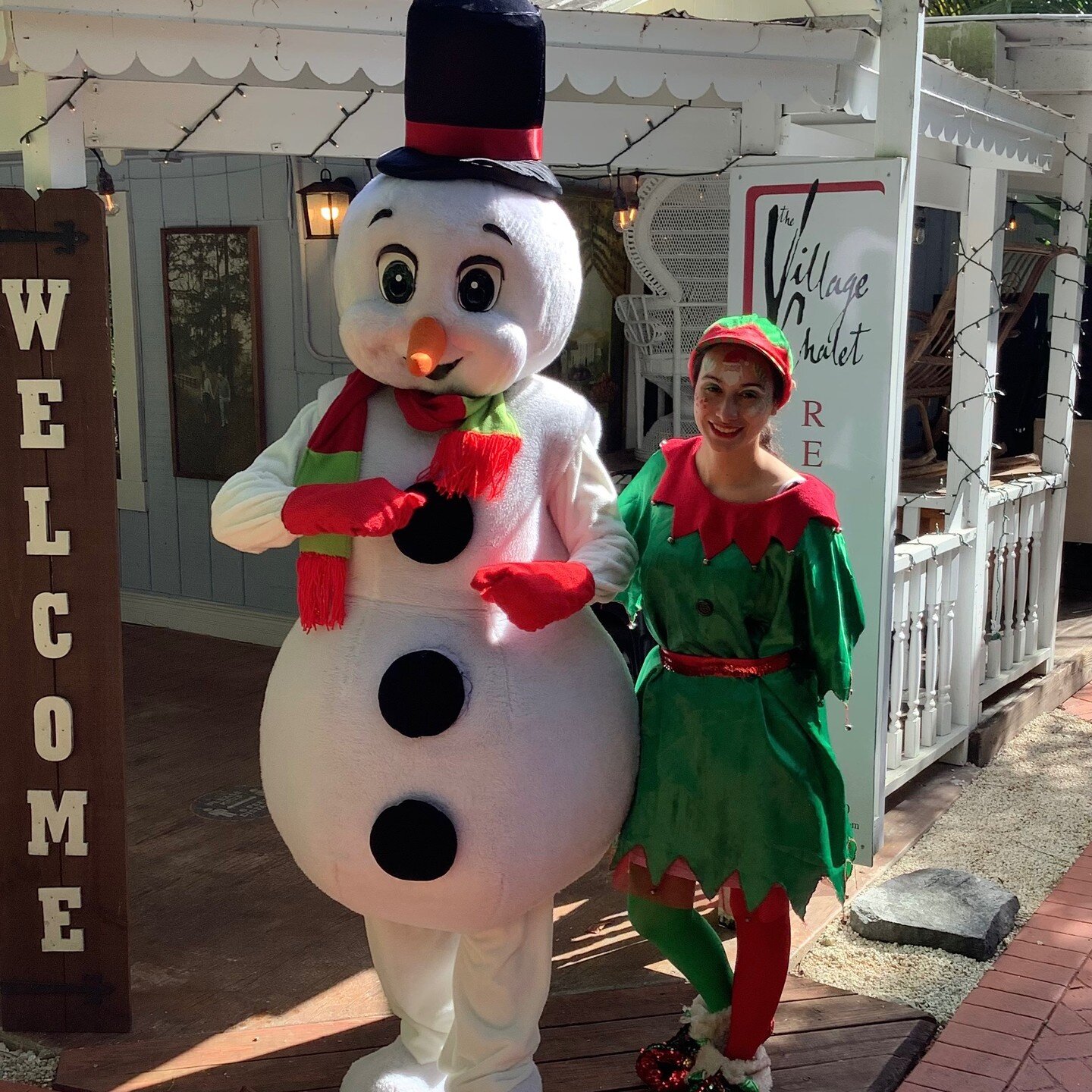 Frosty the Snowman stopped by The Village Chalet today @cauleysquare along with one of Santa&rsquo;s helpers! 

Christmas in Cauley Square🎄☃️

#christmas #frosty #southmiami #homestead #lunch #christmasinthesouth #outsidedining