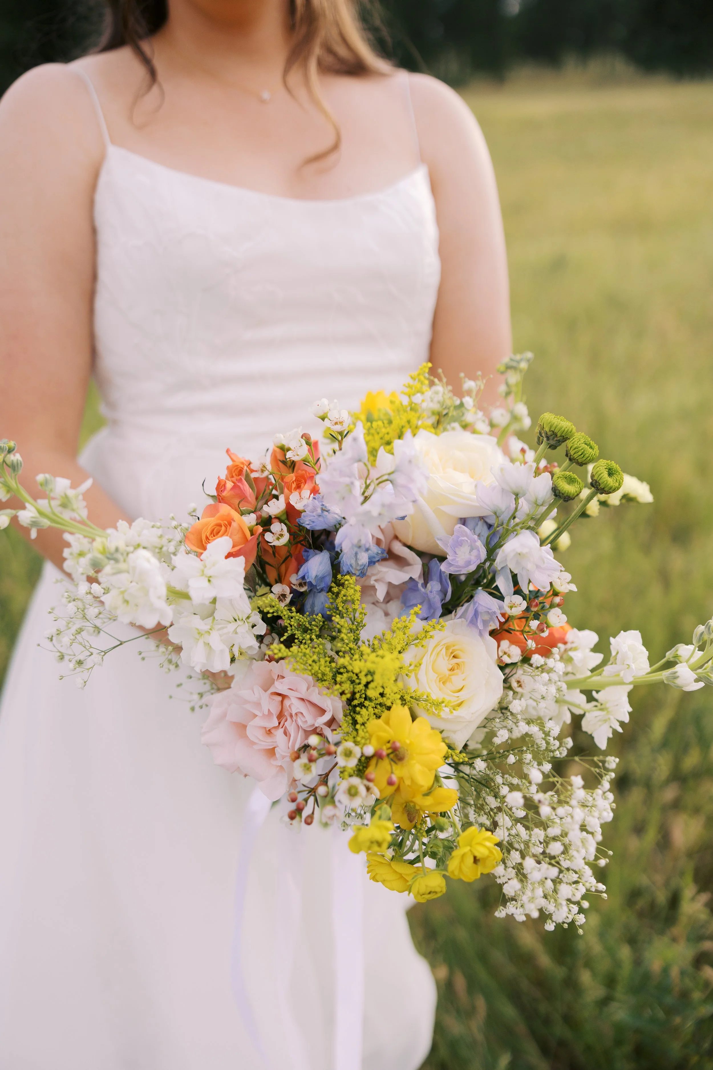 Spring Bridal Bouquet - Photo: @archandelmphotography