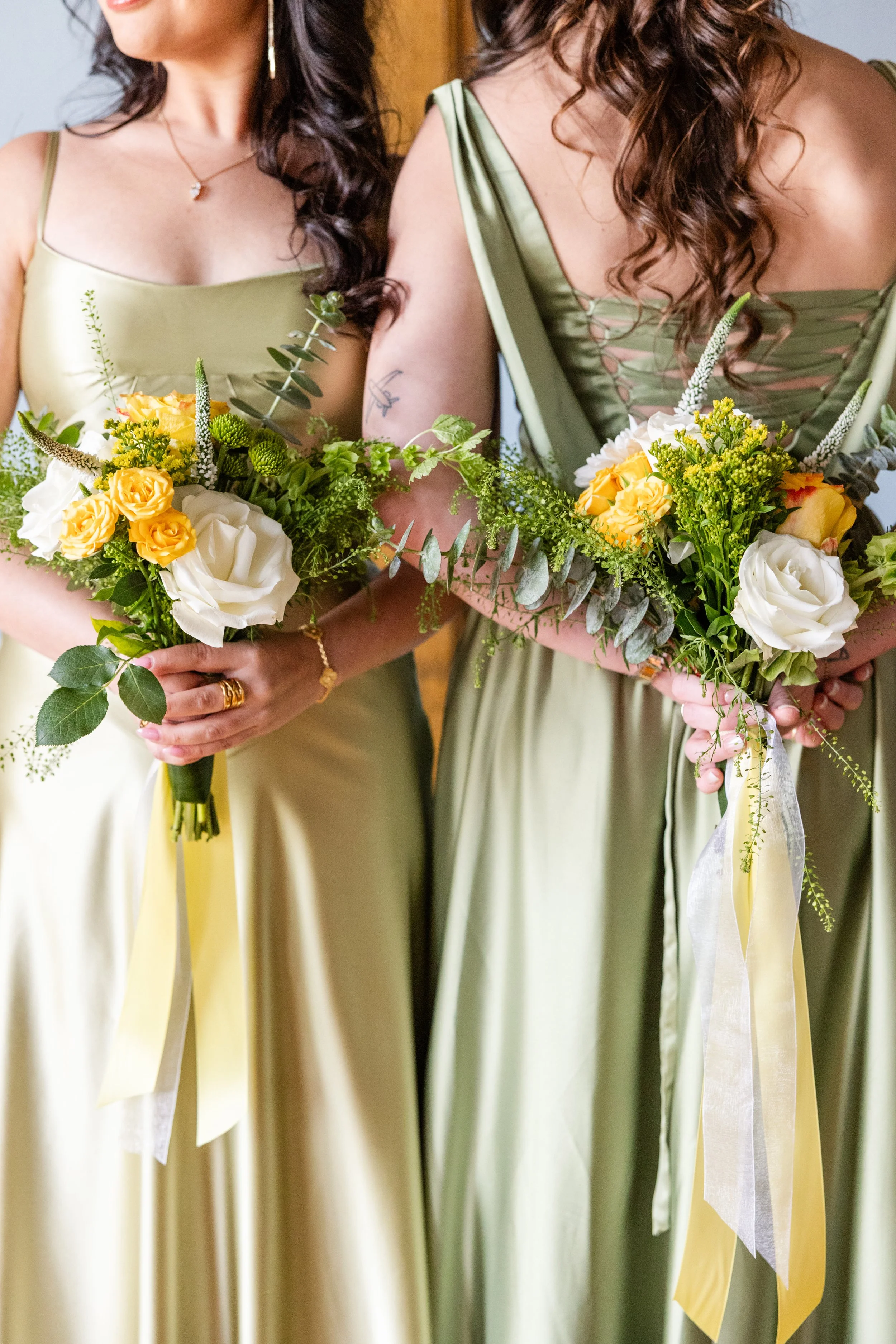 Bridesmaid Bouquets - Photos: Kate Holt Photography