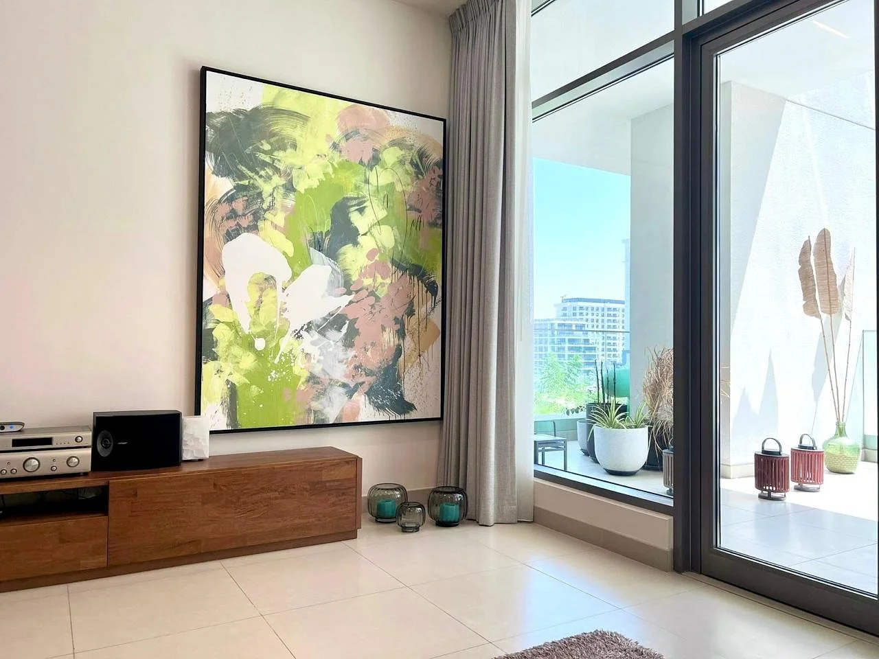 We are beyond grateful to the collectors who chose @sarahskyart pieces for their homes during the World Art Dubai Fair a few weeks ago. It&rsquo;s truly special to witness that genuine connection between a person and a piece of art.

One collector wa