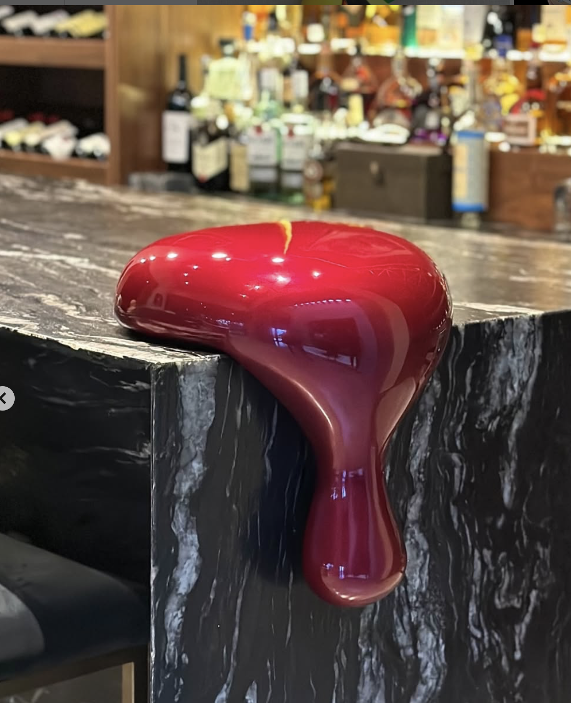 Maria Fernanda Salinas Arte Guatemala escultura rosada grande para bar de casa
