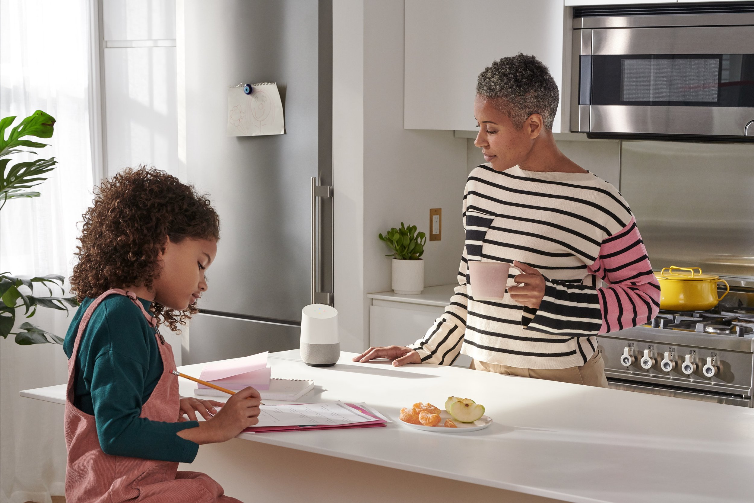 Hub_Kitchen_Lifestyle_Assistant_3649_w2.jpg