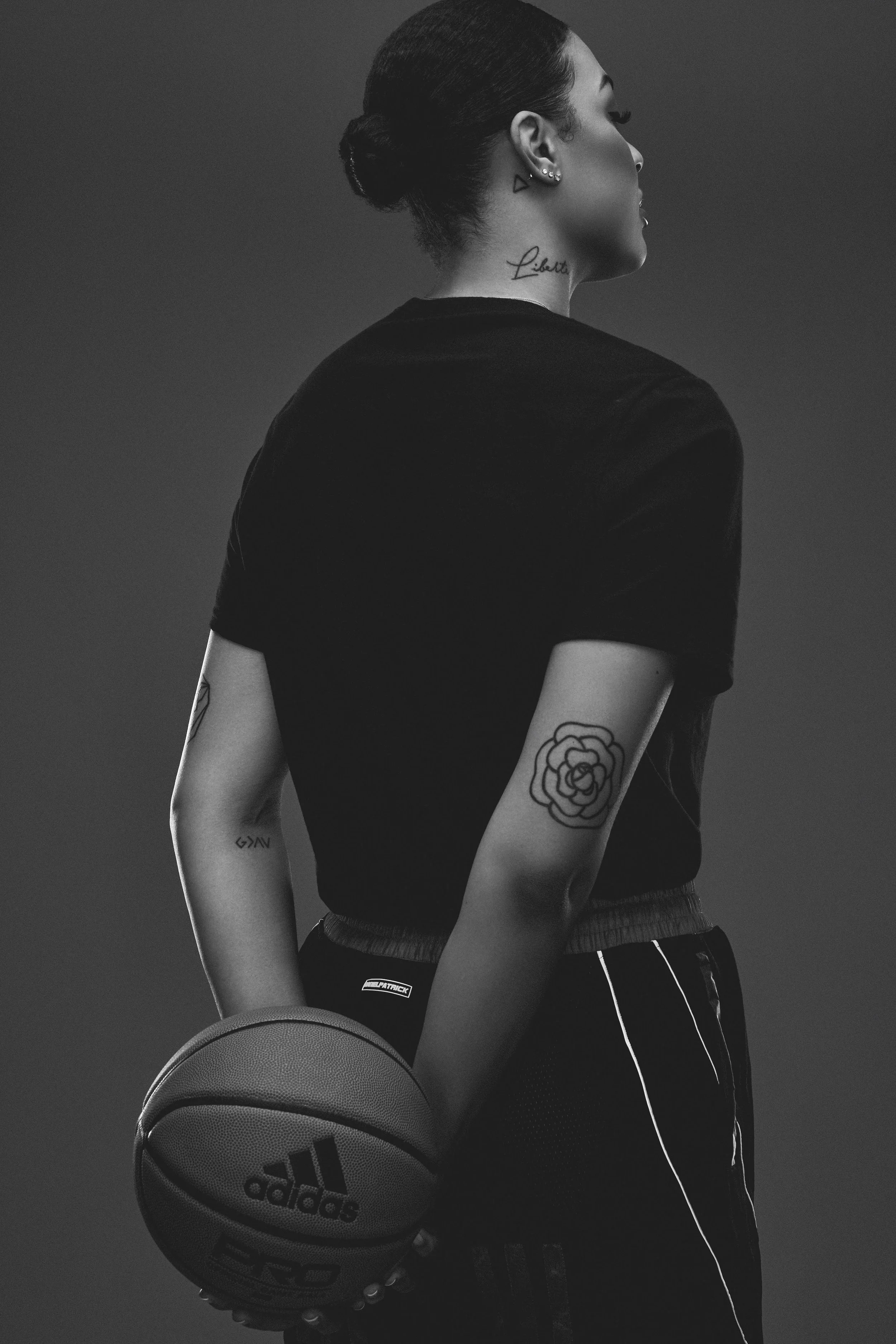 10_Liz_Cambage_0155 1.jpg