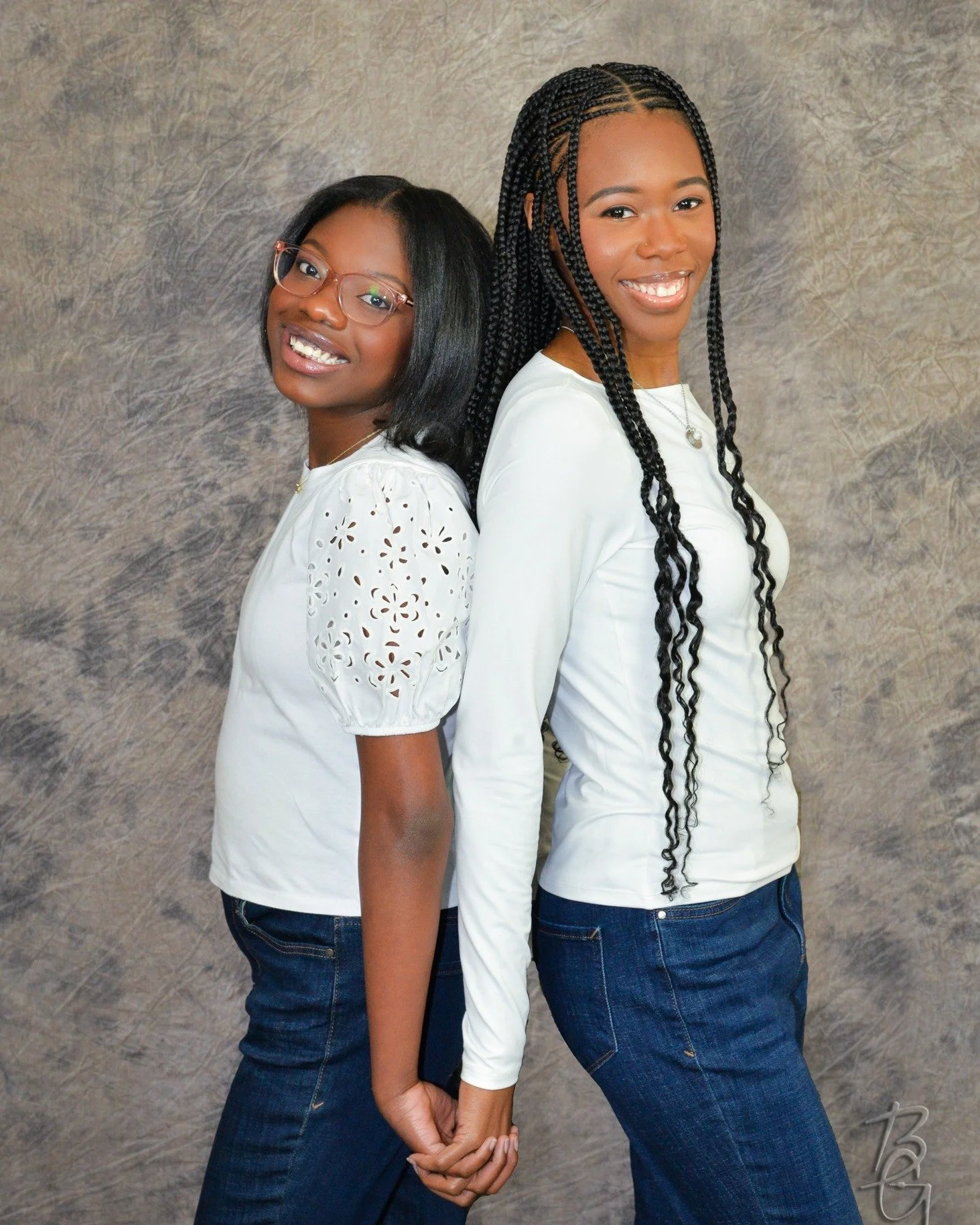 &ldquo;Sister, Sister!&rdquo; 🌸✨

Have you booked your Easter Mini Session yet? Don't wait!
www.briannagoodwindynamics.com⚡️