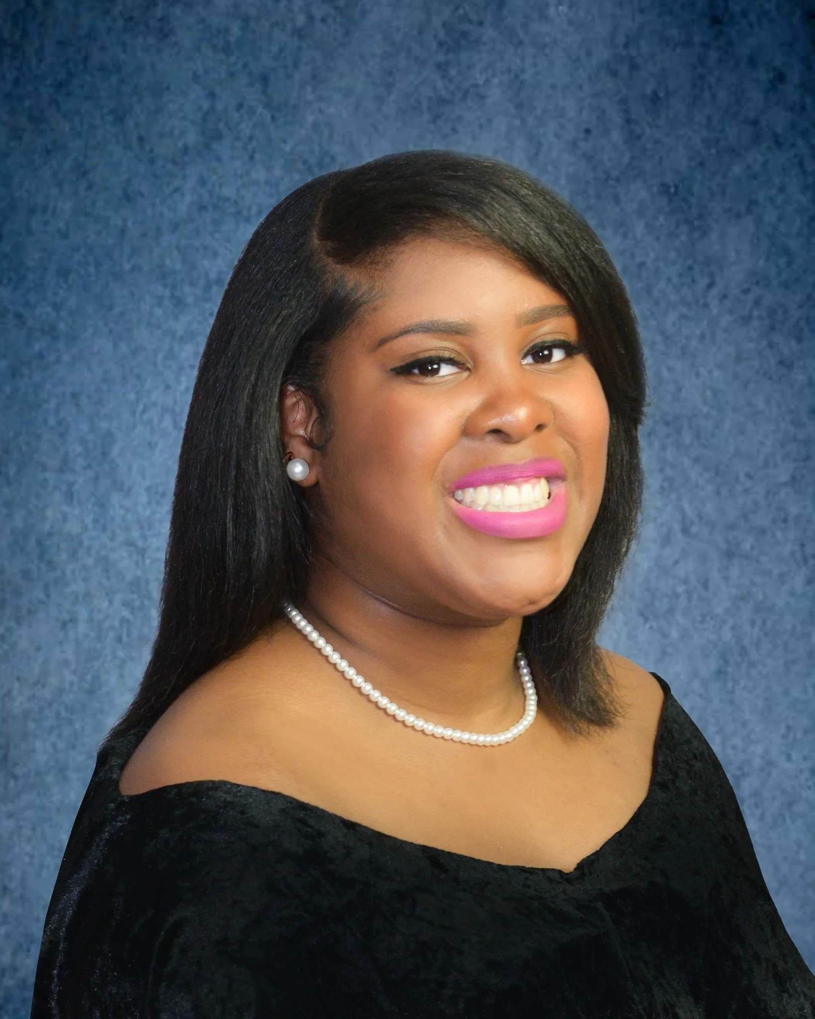 Seniors! 🎓 It&rsquo;s your time to shine. Book your senior photos with Brianna Goodwin Dynamics today, and let&rsquo;s capture this milestone beautifully. 📸

www.briannagoodwindynamics.com